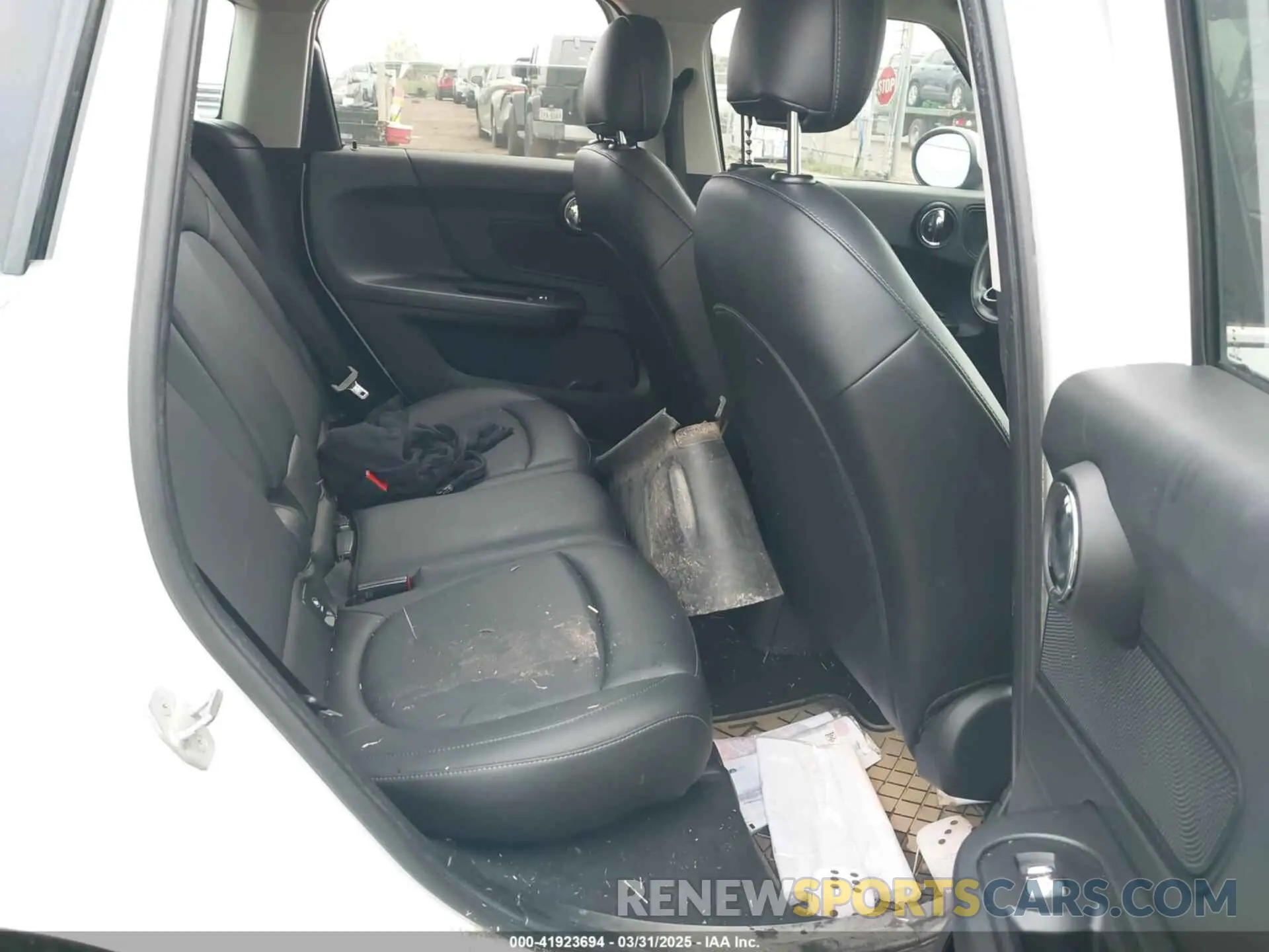 8 Photograph of a damaged car WMZYS7C58K3F45798 MINI COUNTRYMAN 2019