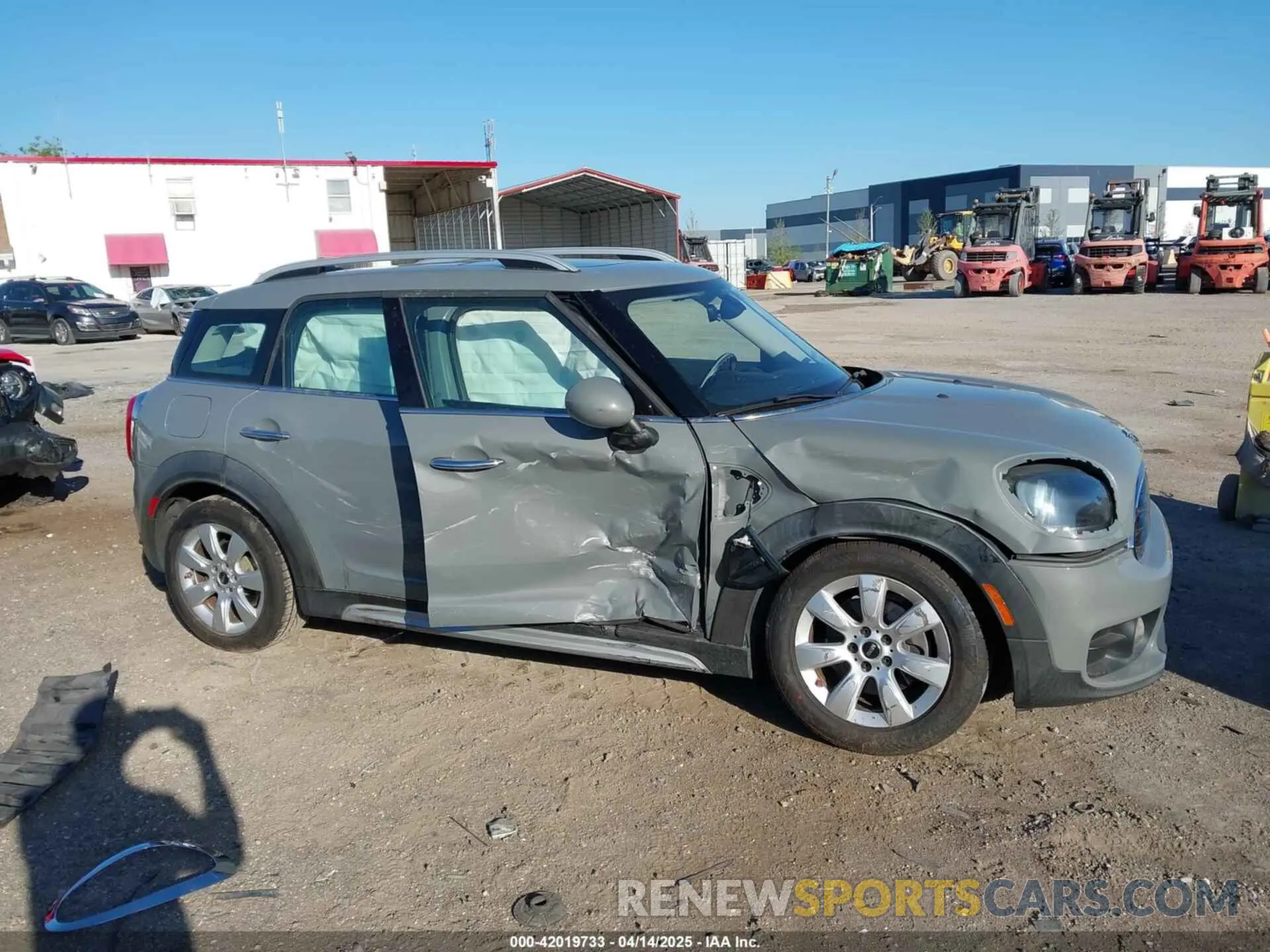12 Photograph of a damaged car WMZYS7C5XK3F45978 MINI COUNTRYMAN 2019