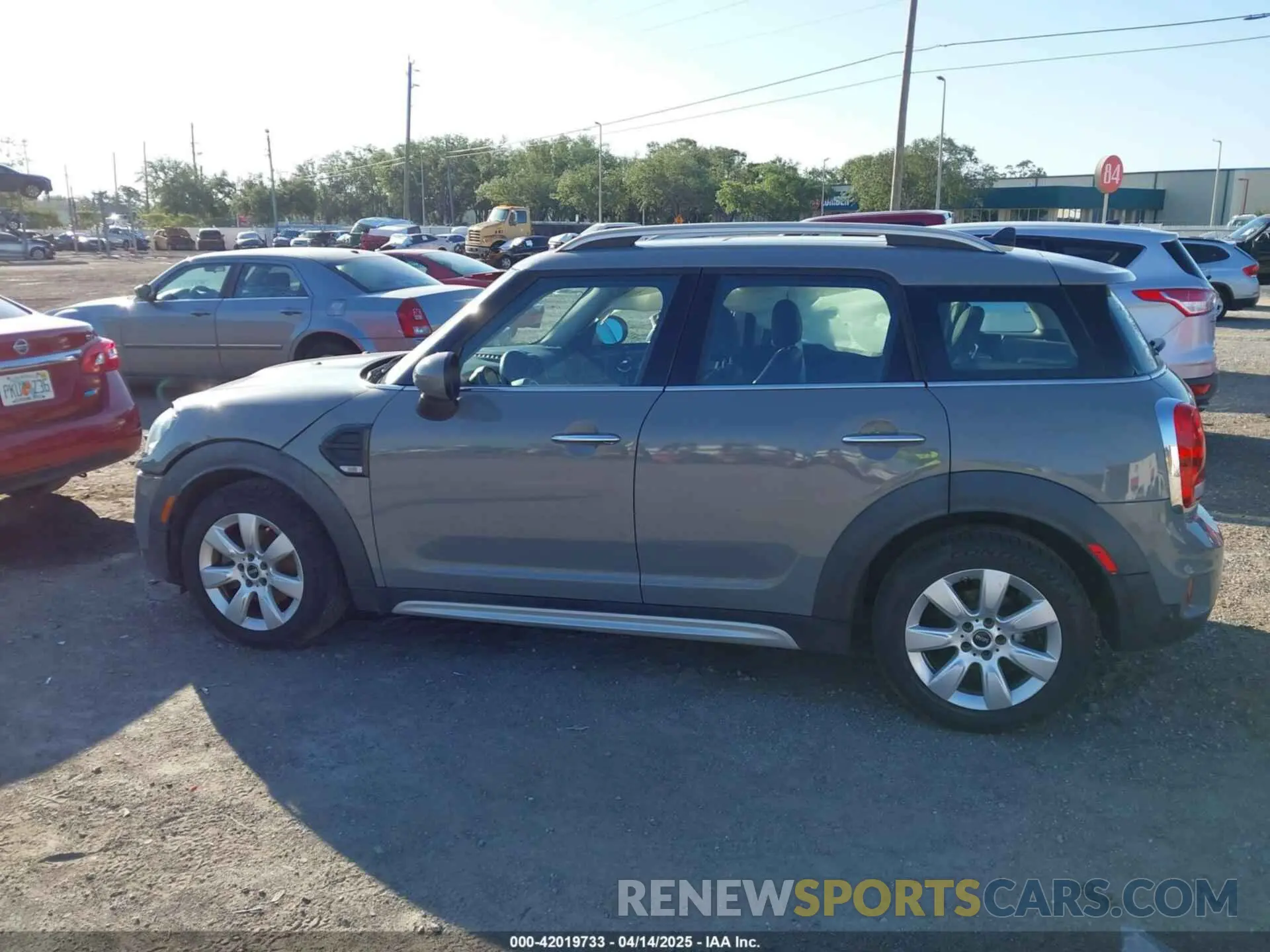 13 Photograph of a damaged car WMZYS7C5XK3F45978 MINI COUNTRYMAN 2019
