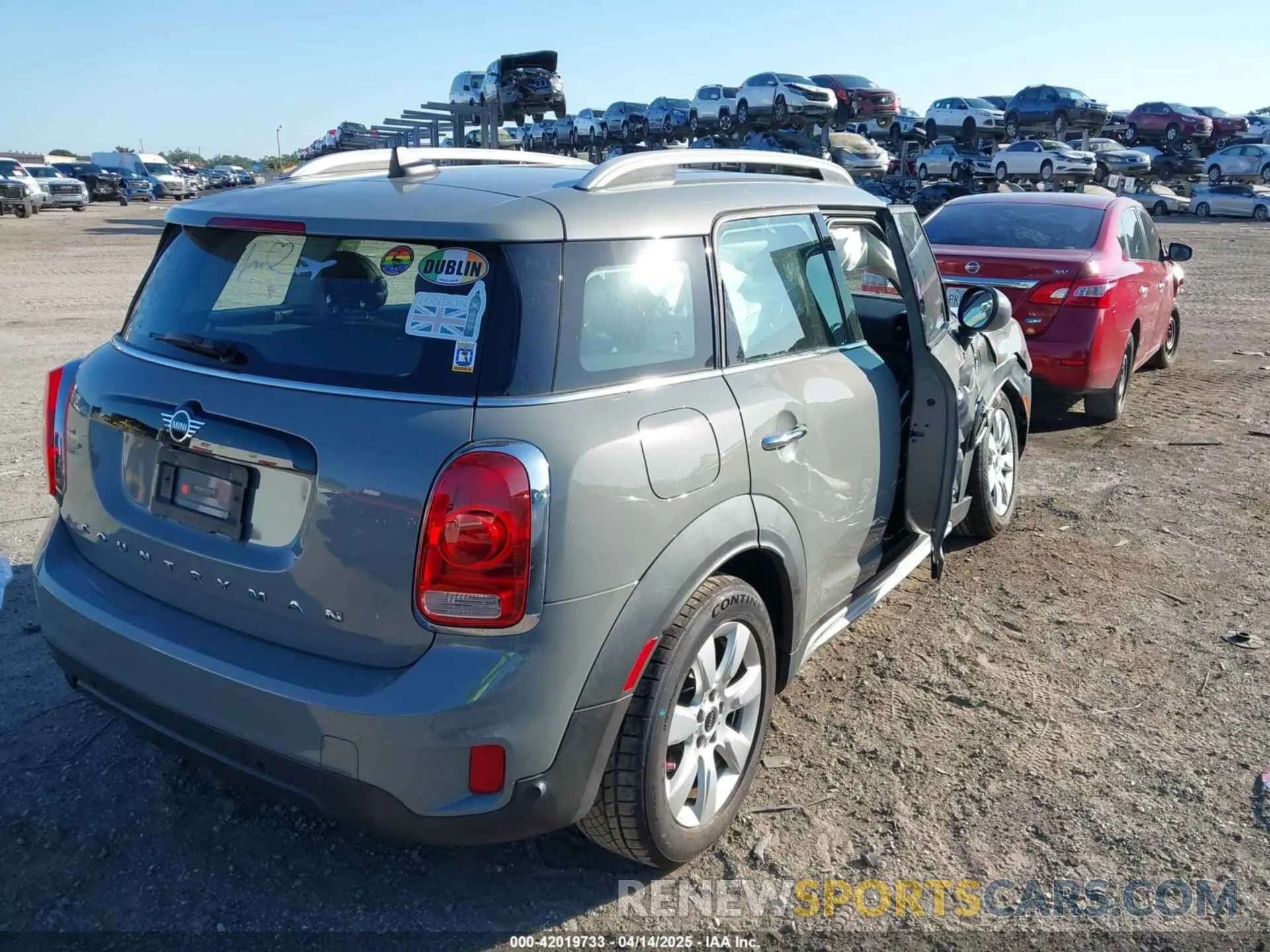 4 Photograph of a damaged car WMZYS7C5XK3F45978 MINI COUNTRYMAN 2019