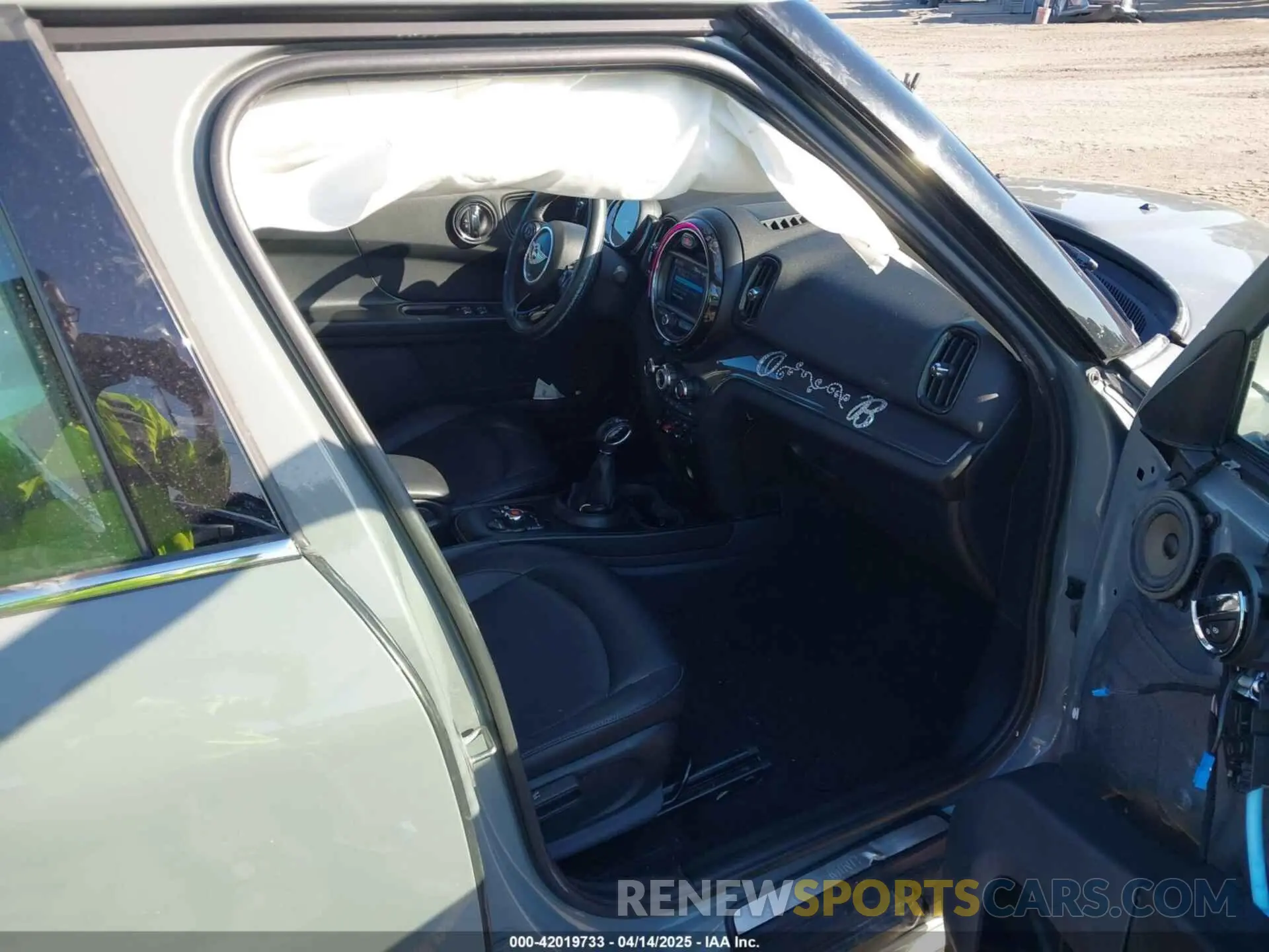 5 Photograph of a damaged car WMZYS7C5XK3F45978 MINI COUNTRYMAN 2019