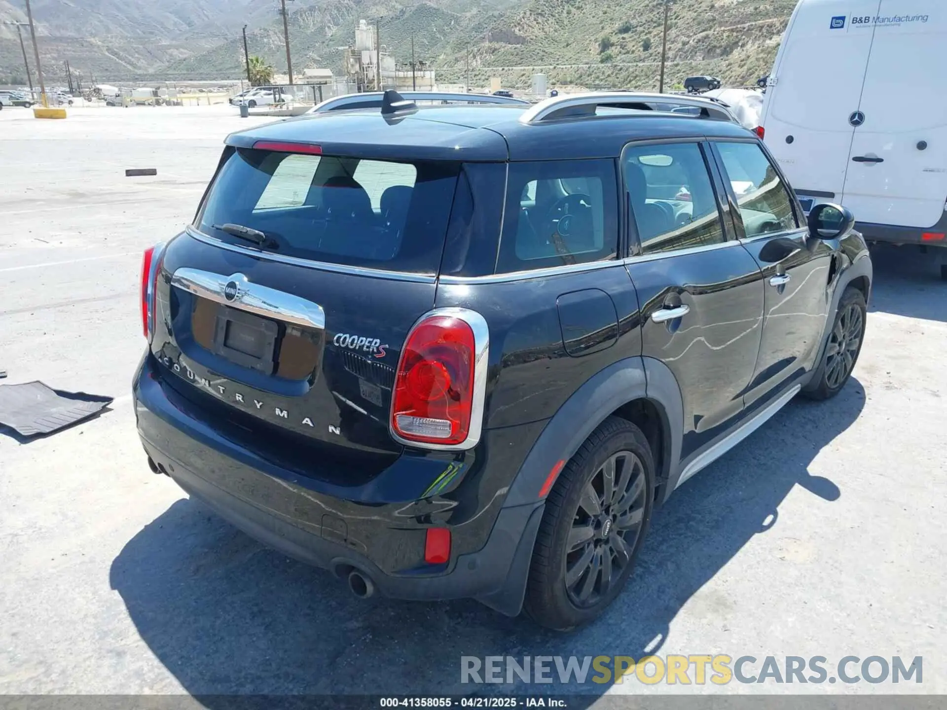 4 Photograph of a damaged car WMZYT3C51K3E95025 MINI COUNTRYMAN 2019