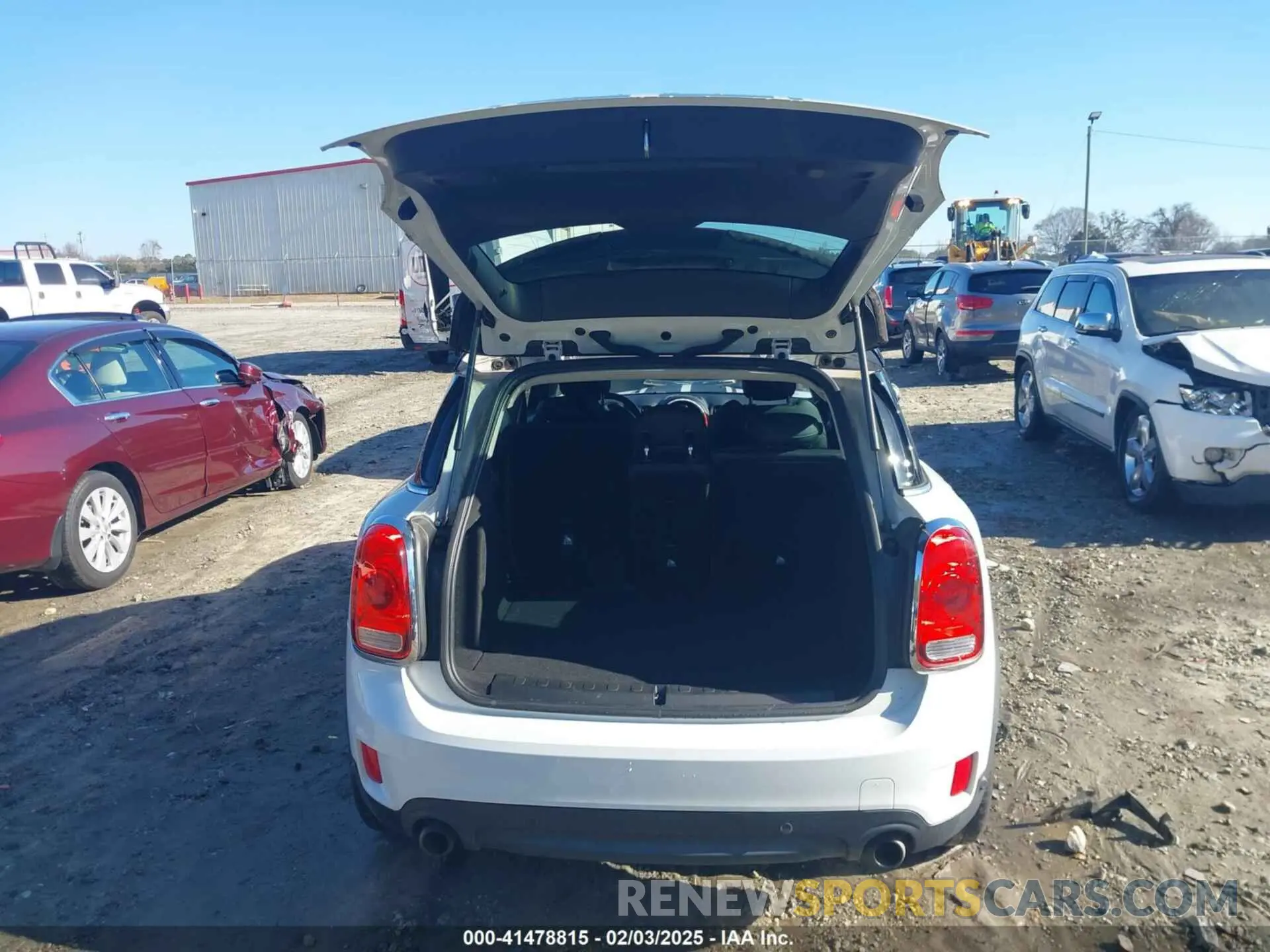 17 Photograph of a damaged car WMZYT3C55K3E96839 MINI COUNTRYMAN 2019