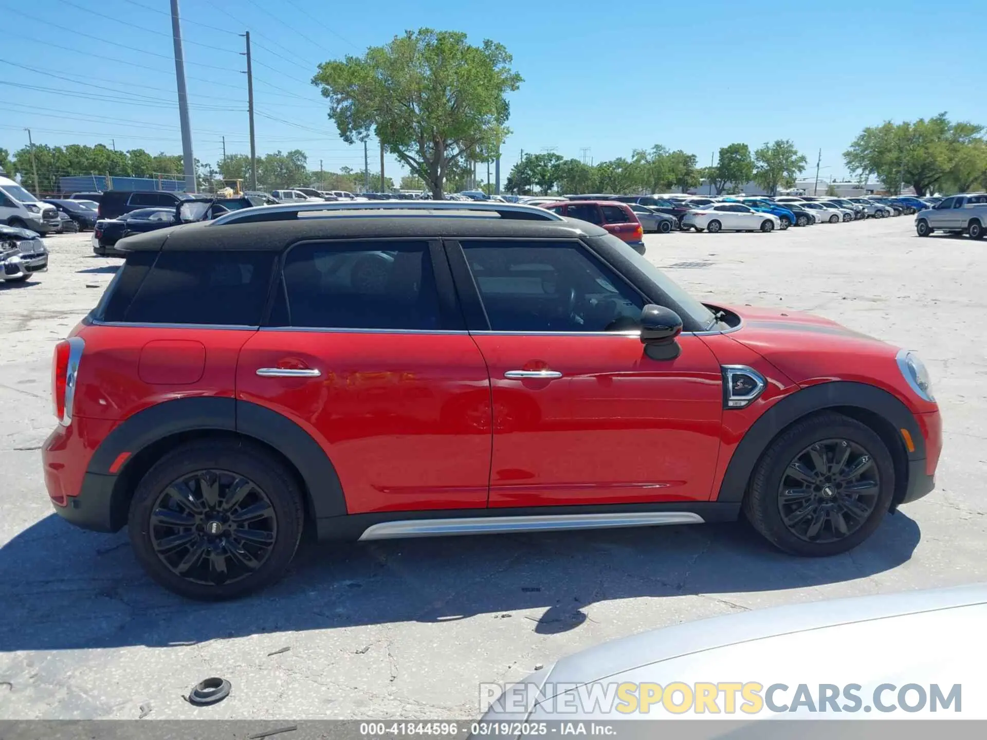 13 Photograph of a damaged car WMZYT3C55K3E97750 MINI COUNTRYMAN 2019