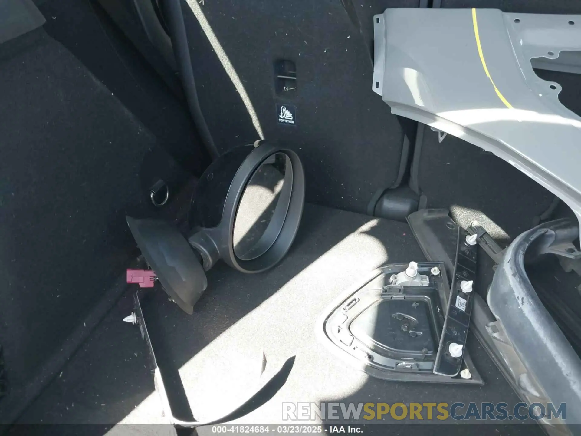 18 Photograph of a damaged car WMZYT3C58K3E98133 MINI COUNTRYMAN 2019