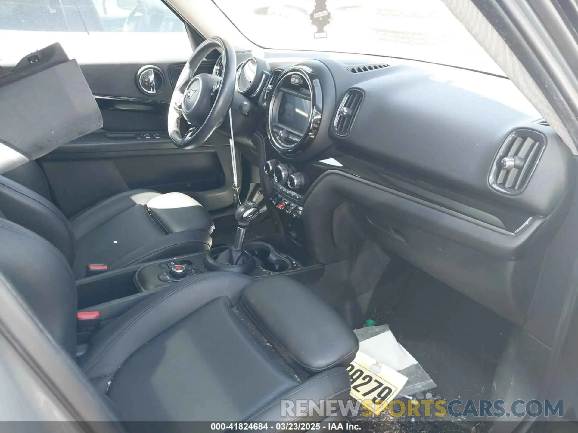 5 Photograph of a damaged car WMZYT3C58K3E98133 MINI COUNTRYMAN 2019