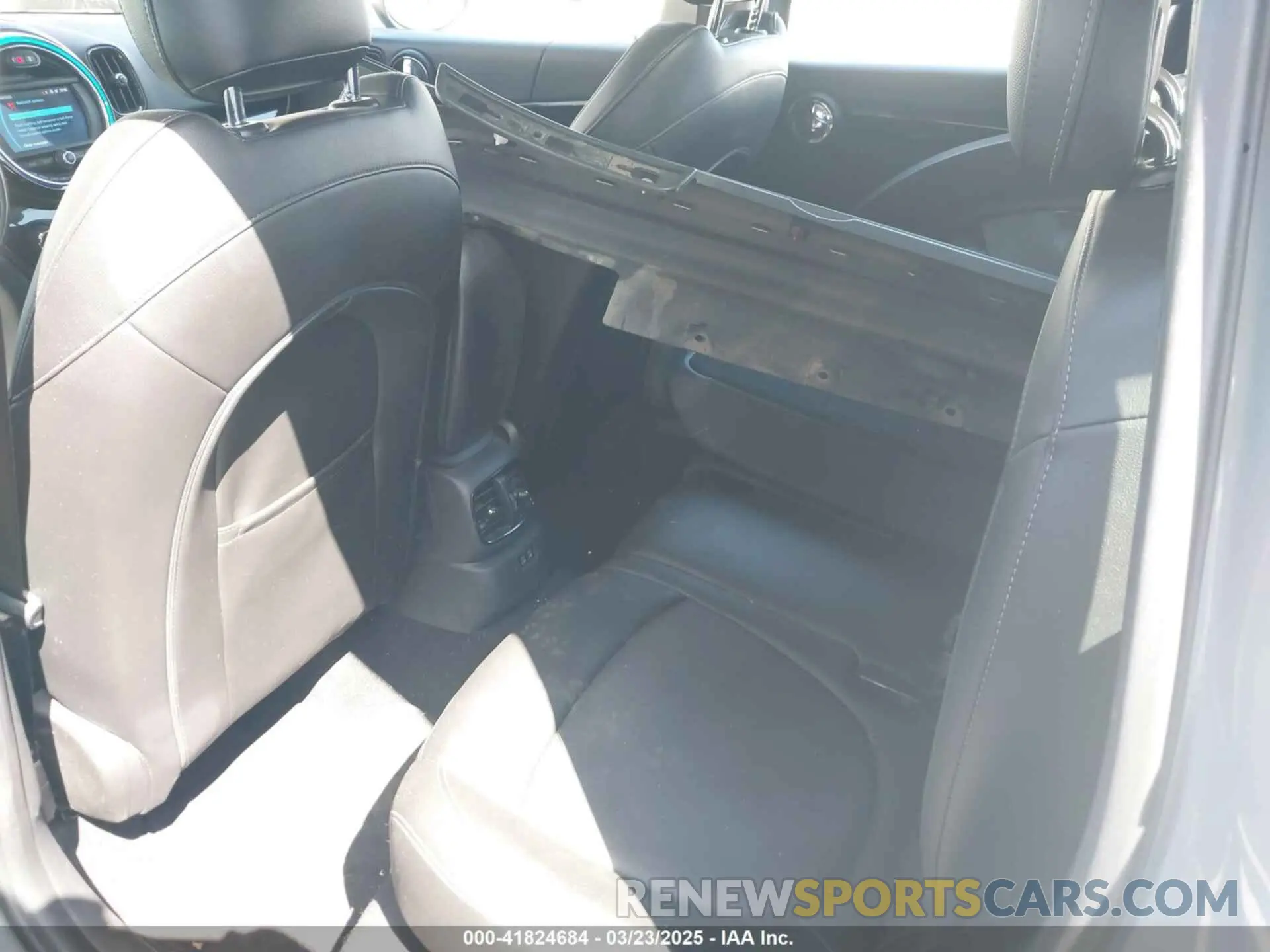 8 Photograph of a damaged car WMZYT3C58K3E98133 MINI COUNTRYMAN 2019