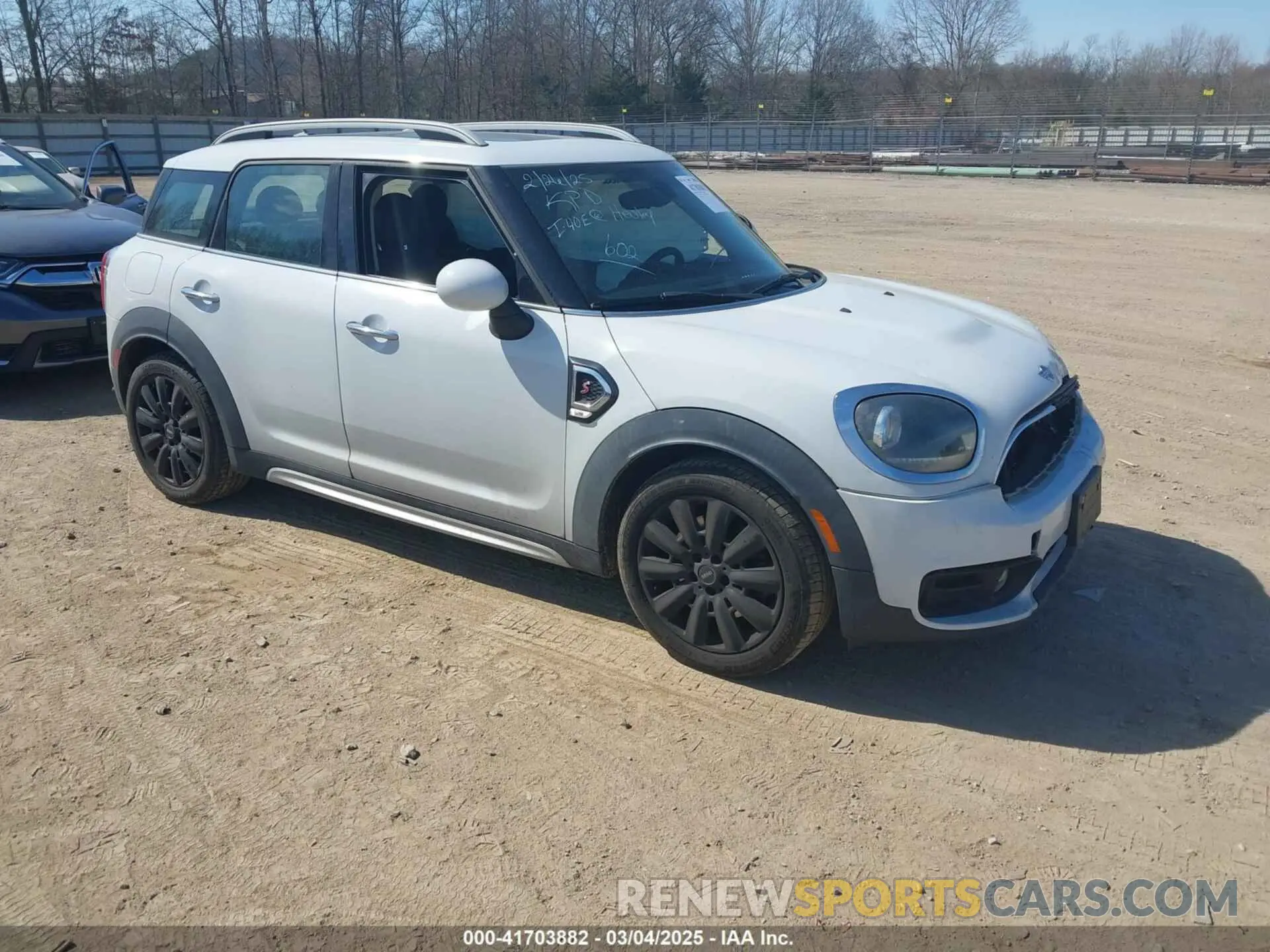 1 Photograph of a damaged car WMZYT5C53K3G93102 MINI COUNTRYMAN 2019