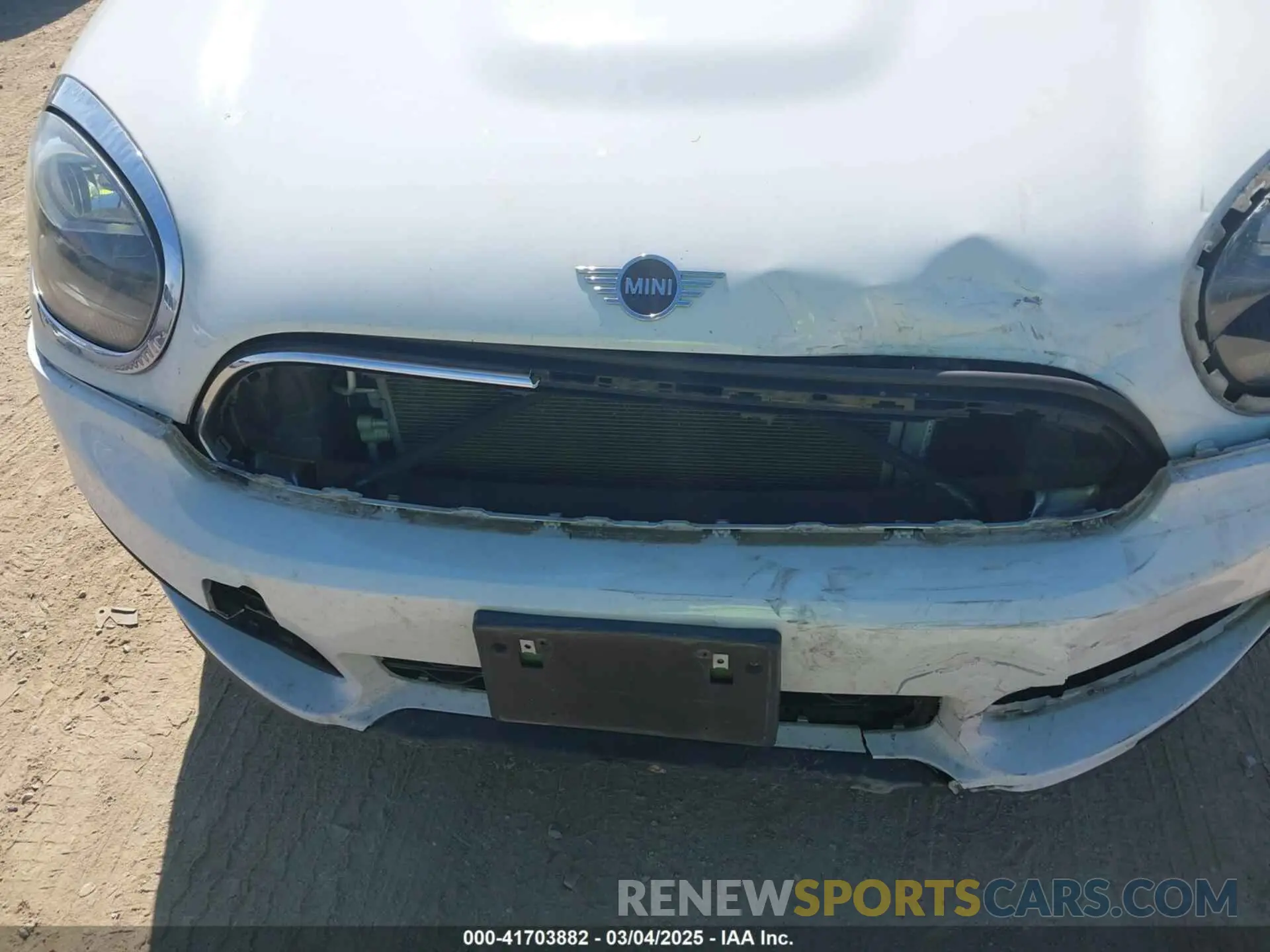 10 Photograph of a damaged car WMZYT5C53K3G93102 MINI COUNTRYMAN 2019