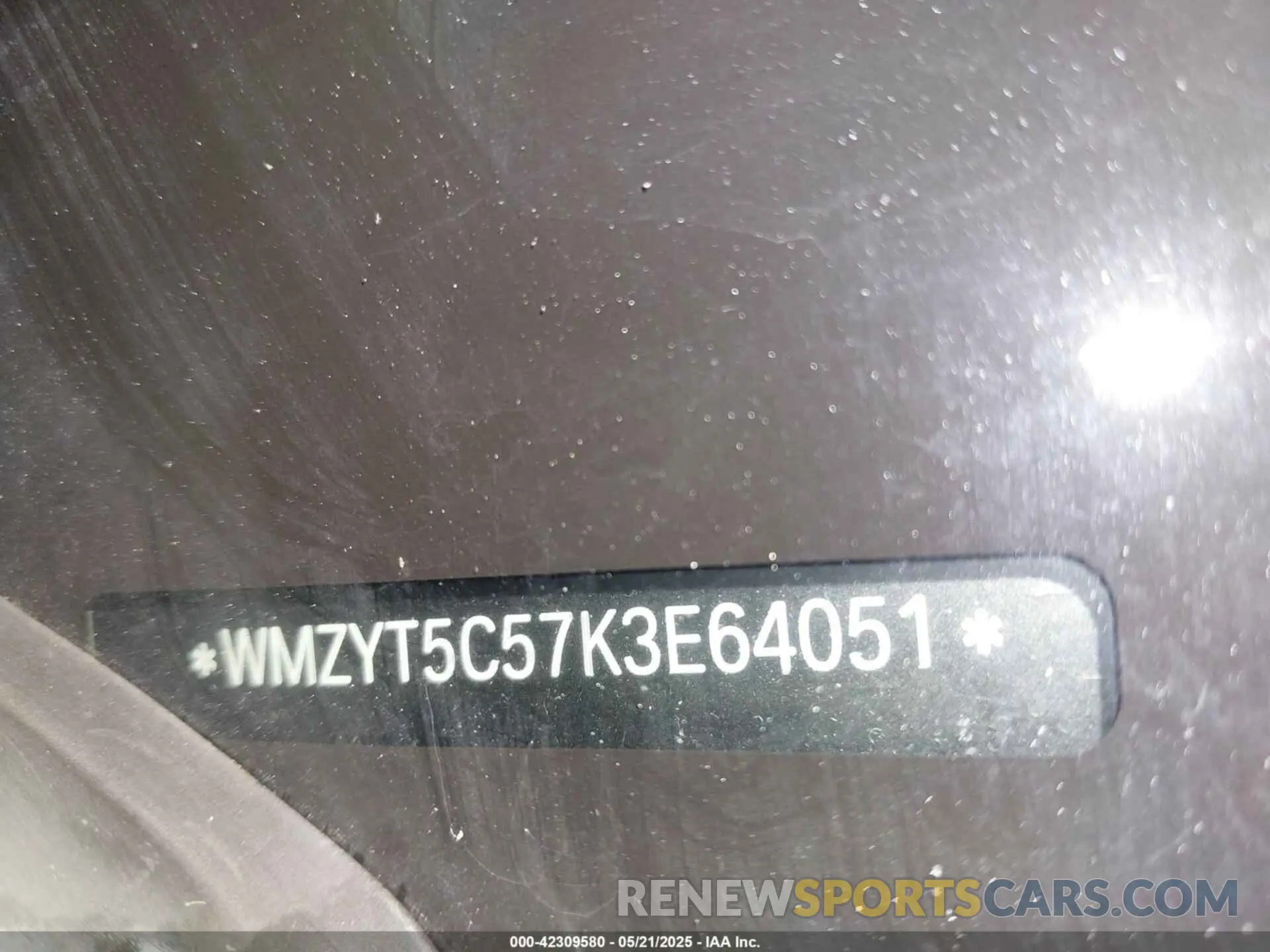18 Photograph of a damaged car WMZYT5C57K3E64051 MINI COUNTRYMAN 2019
