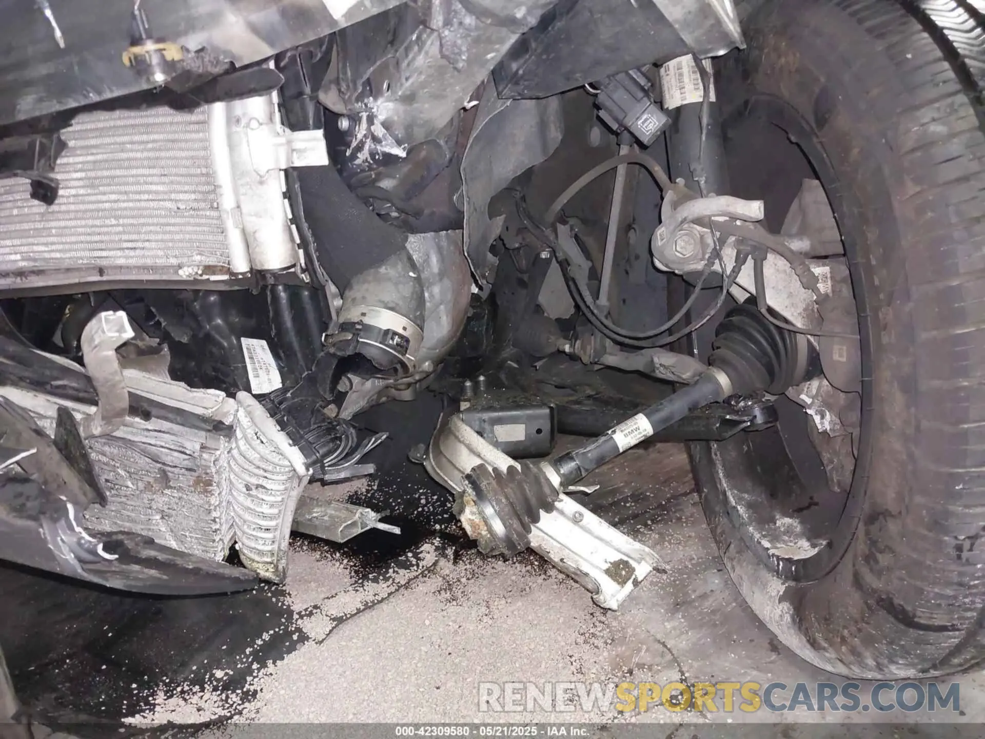 19 Photograph of a damaged car WMZYT5C57K3E64051 MINI COUNTRYMAN 2019