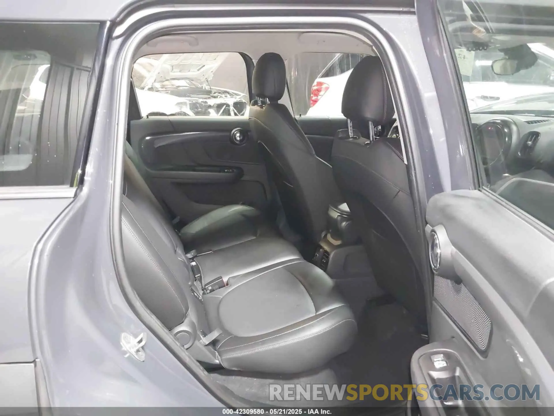 8 Photograph of a damaged car WMZYT5C57K3E64051 MINI COUNTRYMAN 2019
