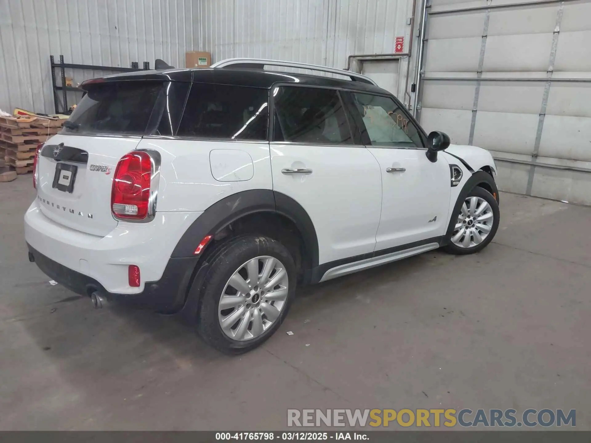 4 Photograph of a damaged car WMZYT5C57K3G92681 MINI COUNTRYMAN 2019