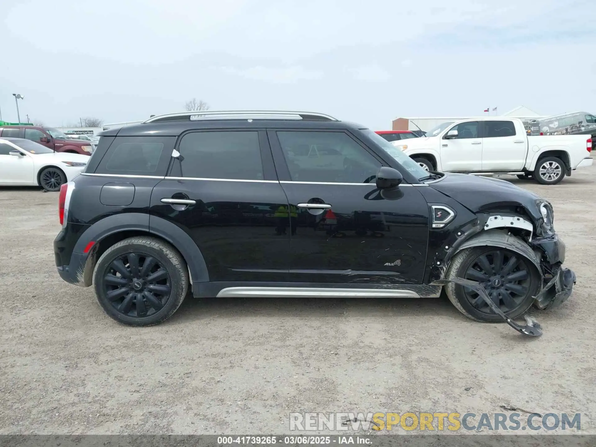 13 Photograph of a damaged car WMZYT5C58K3E64351 MINI COUNTRYMAN 2019