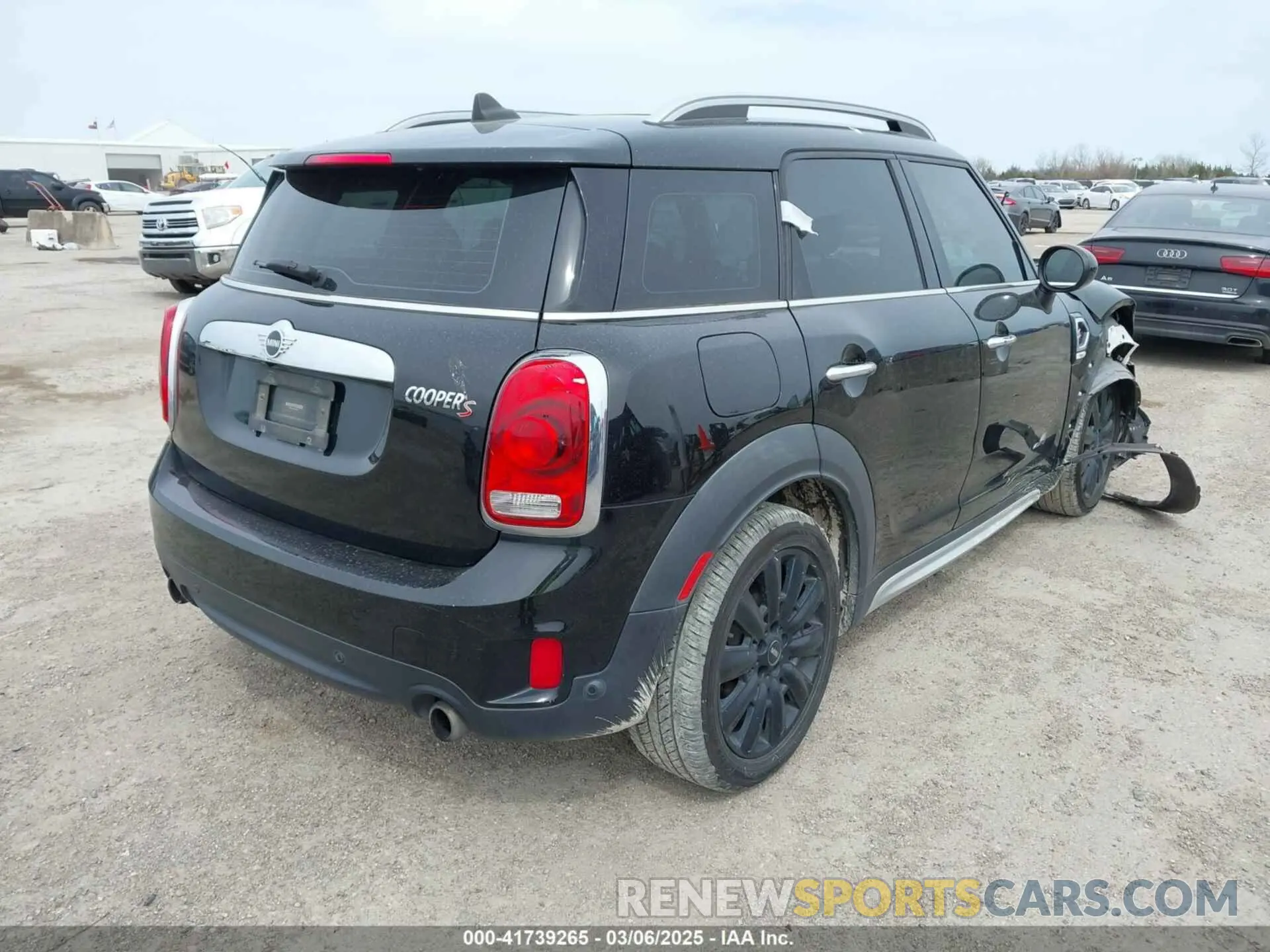 4 Photograph of a damaged car WMZYT5C58K3E64351 MINI COUNTRYMAN 2019