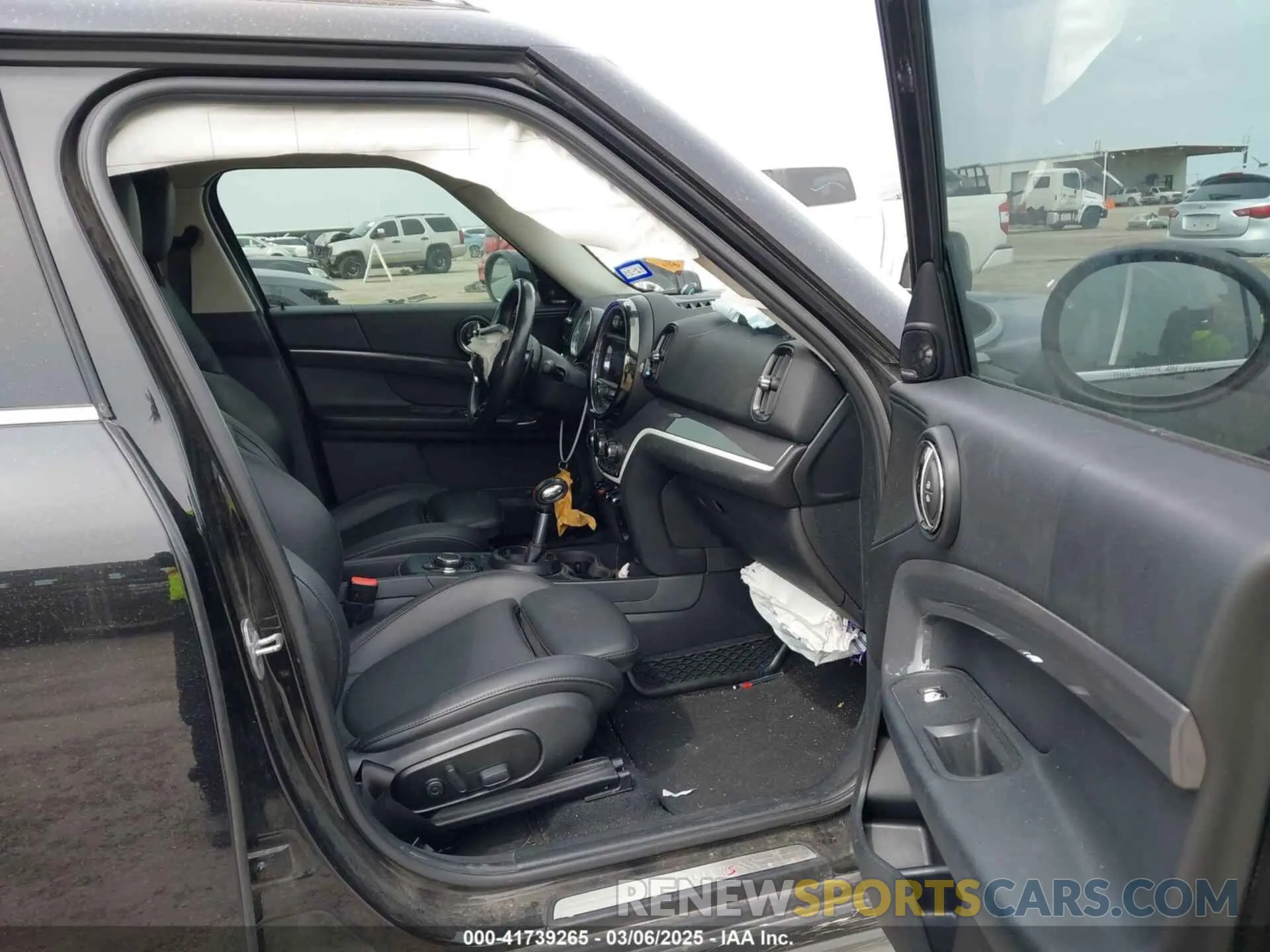 5 Photograph of a damaged car WMZYT5C58K3E64351 MINI COUNTRYMAN 2019