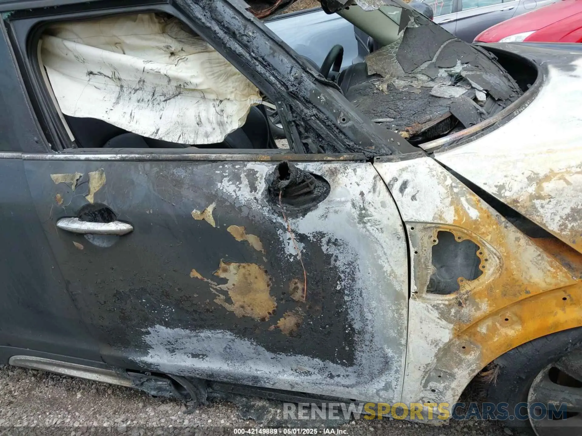14 Photograph of a damaged car WMZYT5C59K3E64682 MINI COUNTRYMAN 2019