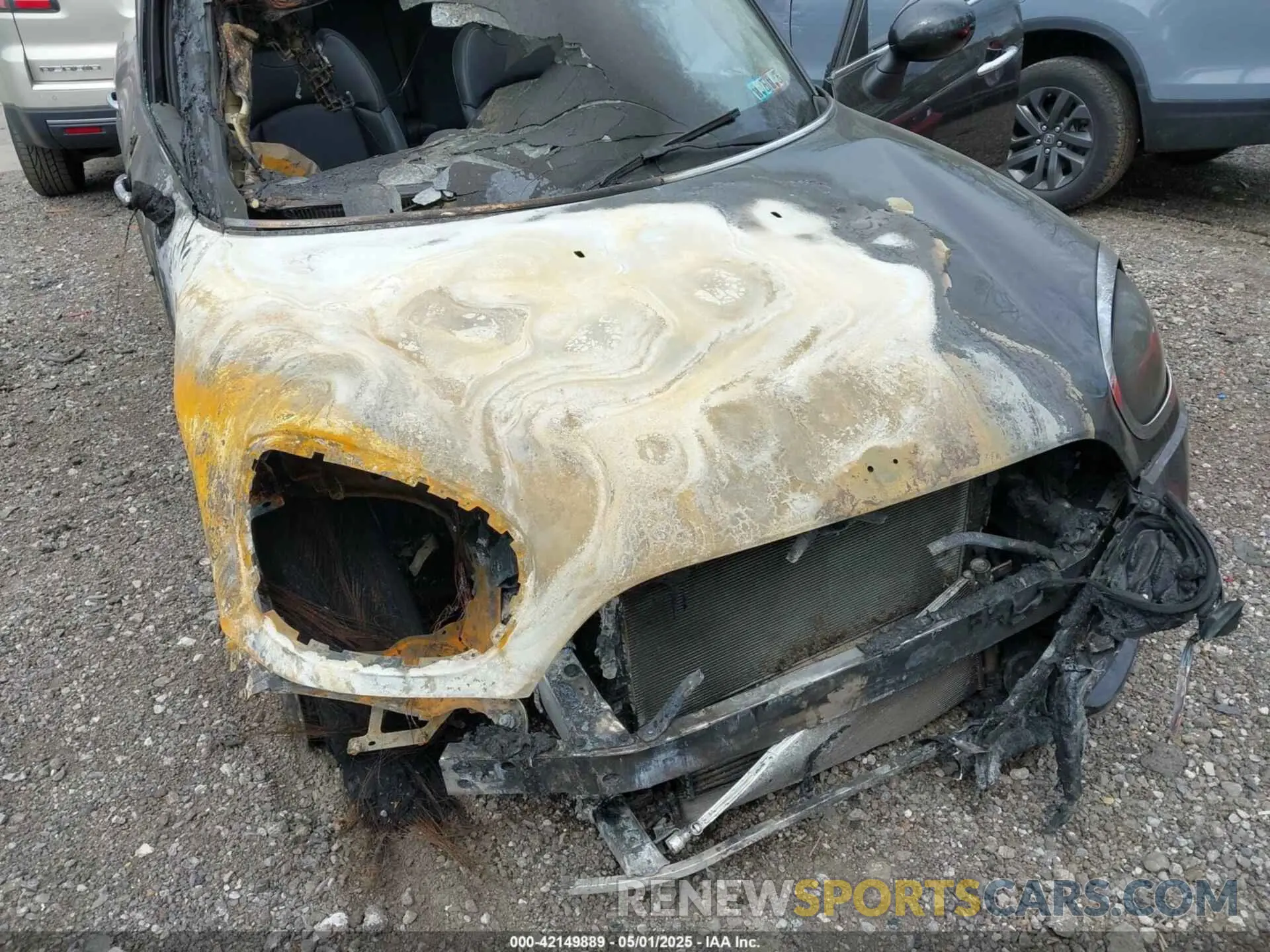 6 Photograph of a damaged car WMZYT5C59K3E64682 MINI COUNTRYMAN 2019