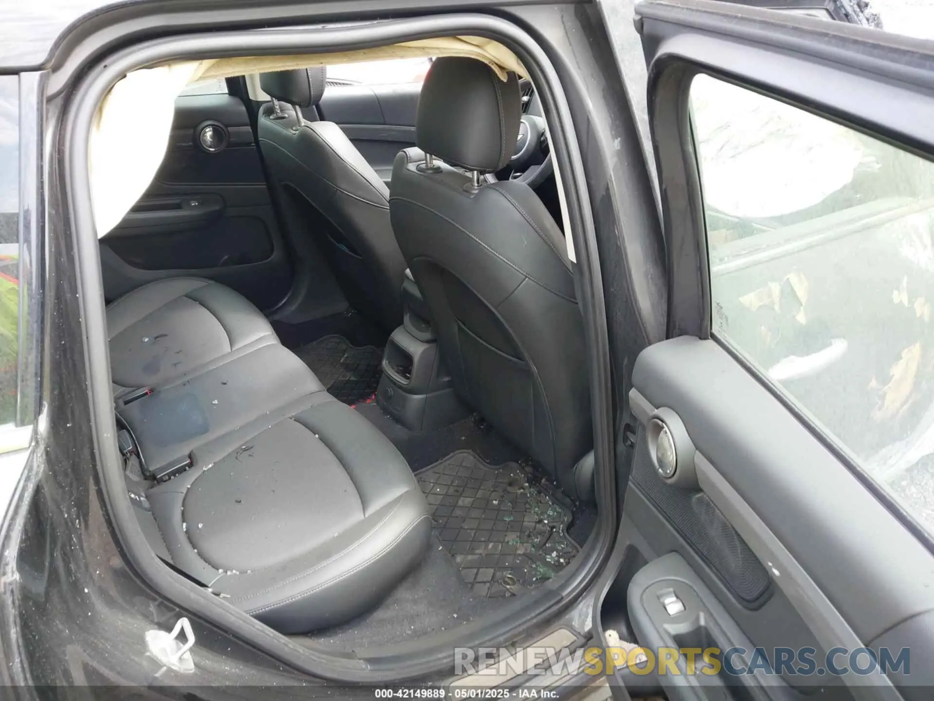 8 Photograph of a damaged car WMZYT5C59K3E64682 MINI COUNTRYMAN 2019