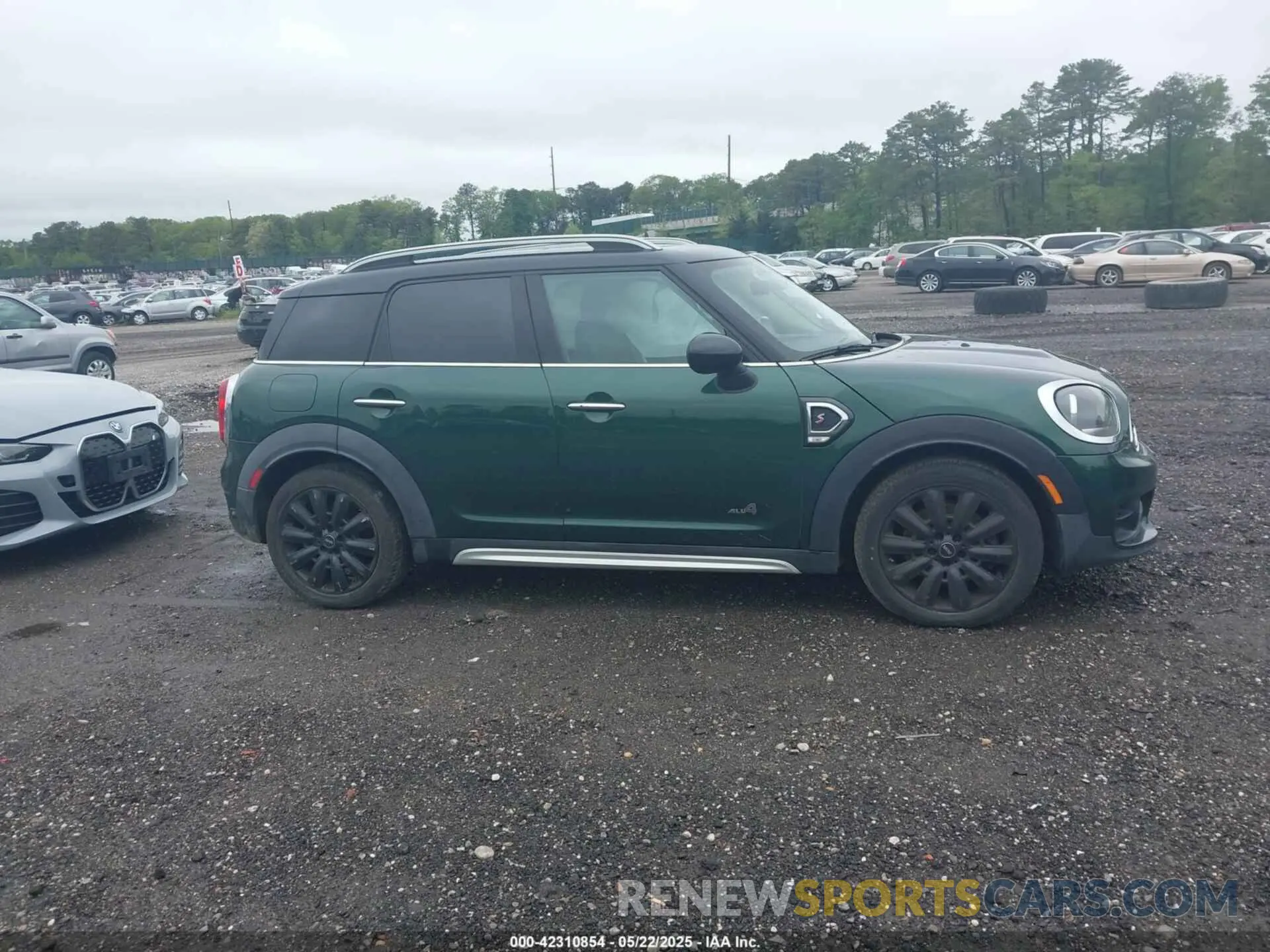 13 Photograph of a damaged car WMZYT5C5XK3G94330 MINI COUNTRYMAN 2019