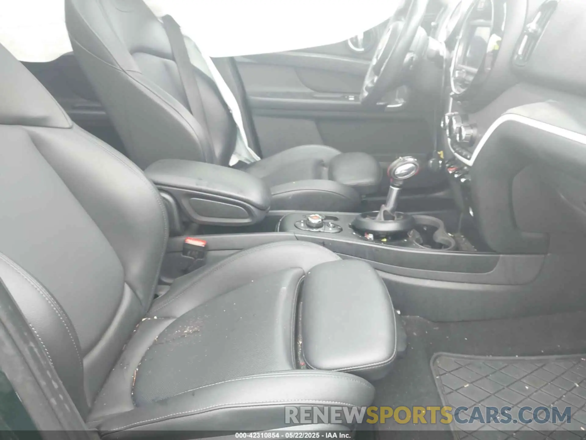 5 Photograph of a damaged car WMZYT5C5XK3G94330 MINI COUNTRYMAN 2019