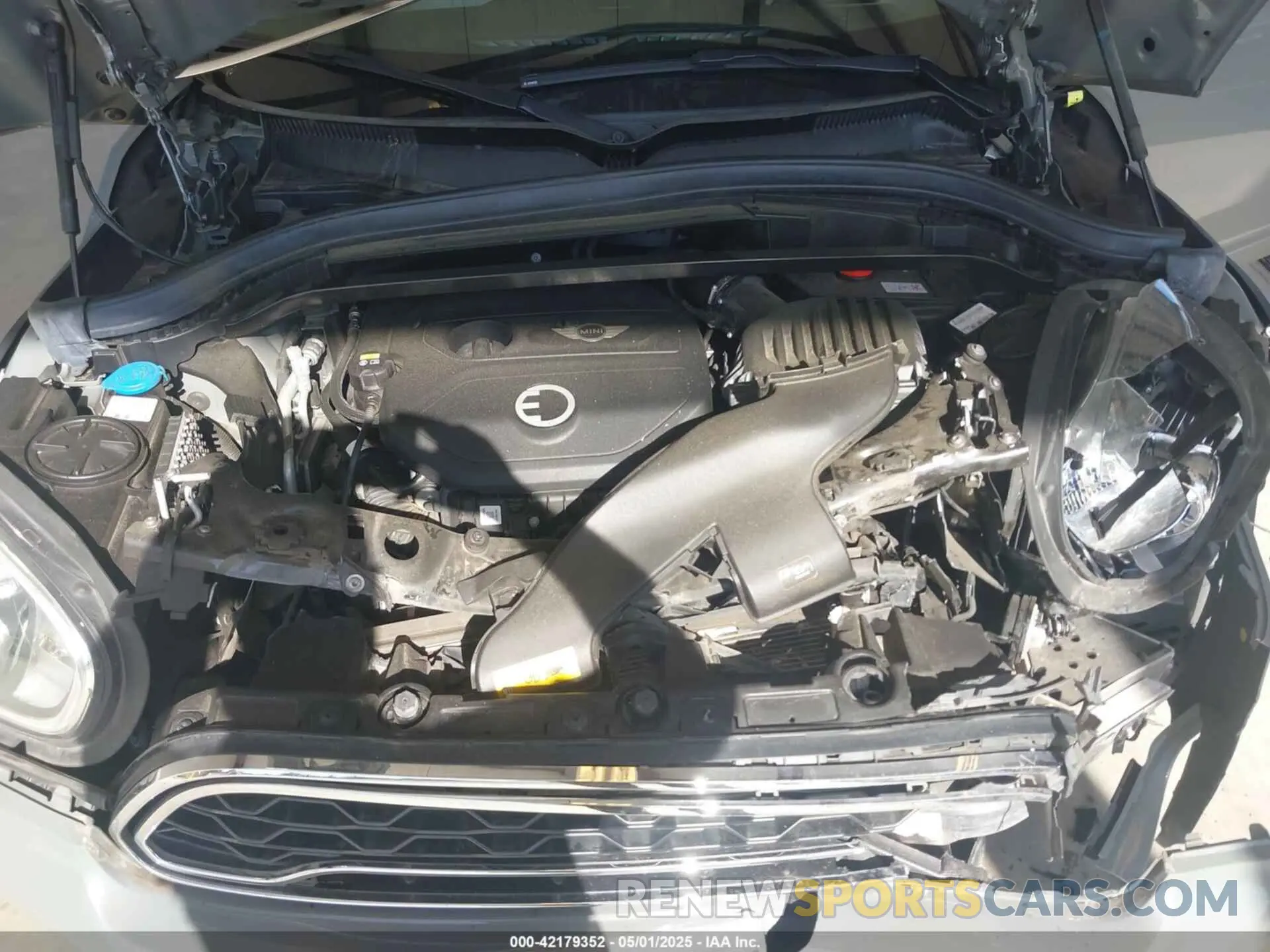 10 Photograph of a damaged car WMZYU7C55K3F93978 MINI COUNTRYMAN 2019