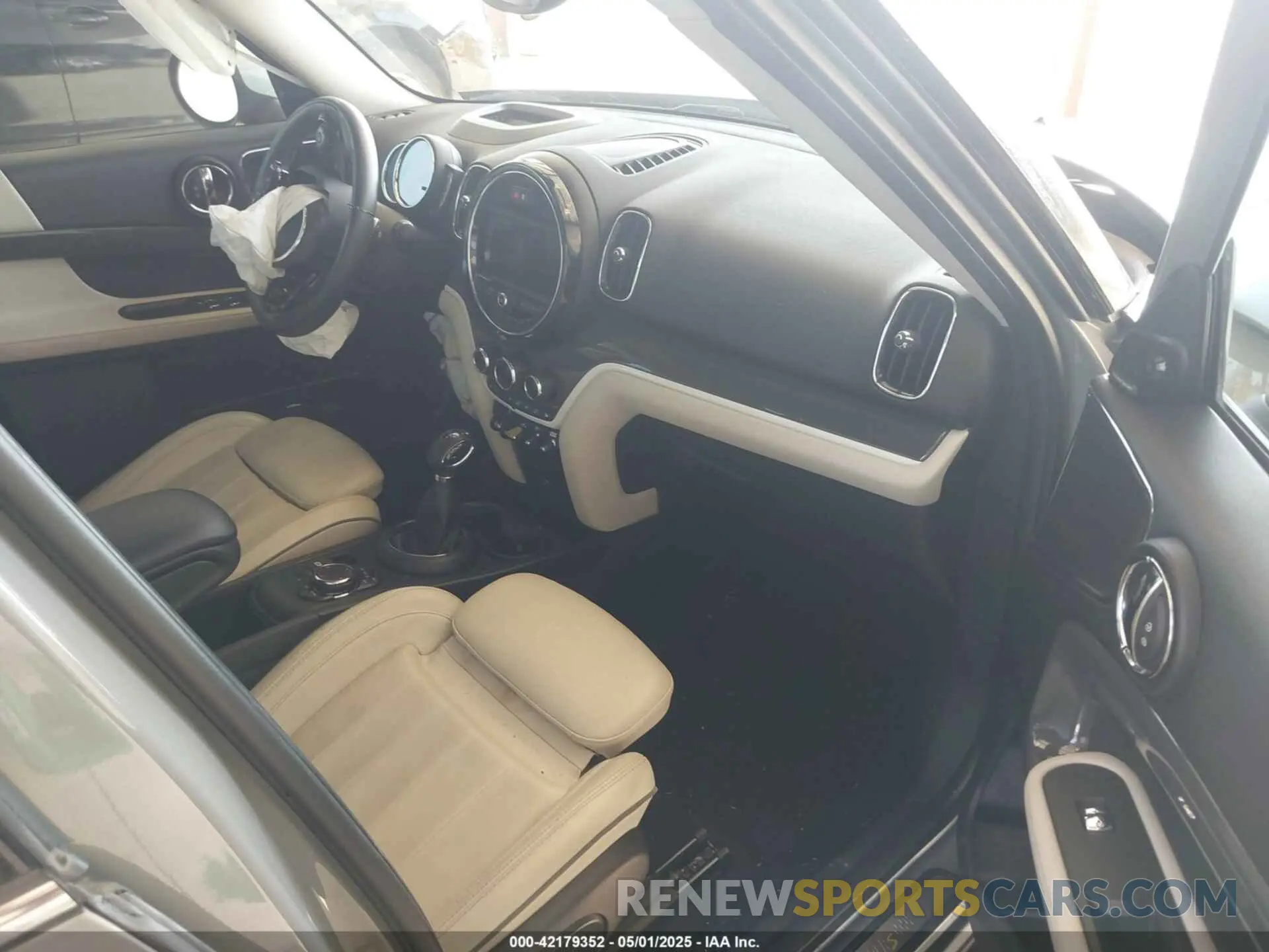 5 Photograph of a damaged car WMZYU7C55K3F93978 MINI COUNTRYMAN 2019