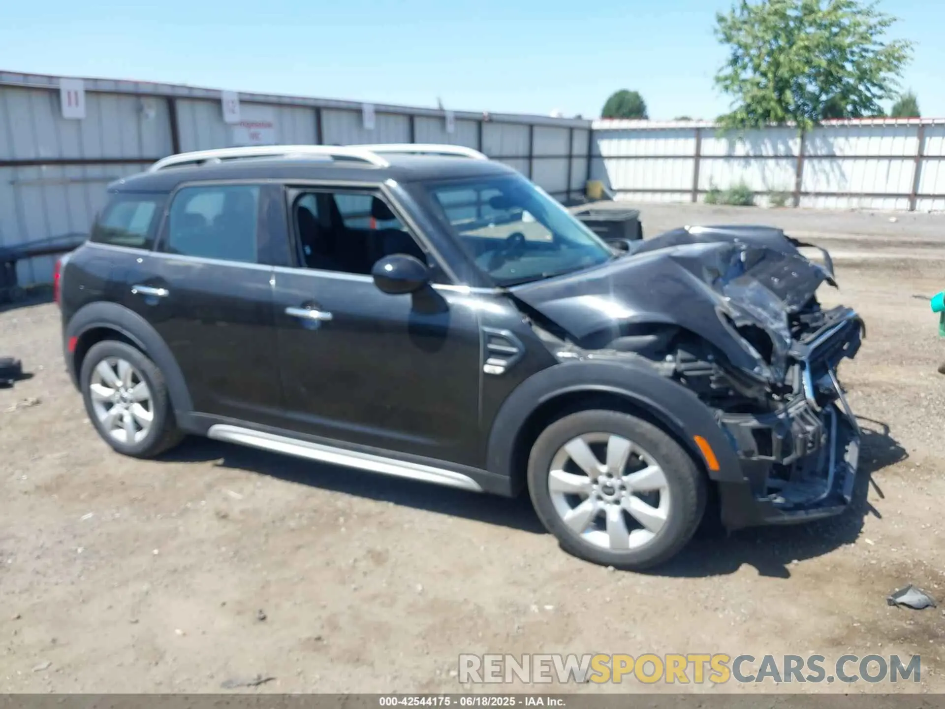 1 Photograph of a damaged car WMZYV5C50K3F57360 MINI COUNTRYMAN 2019