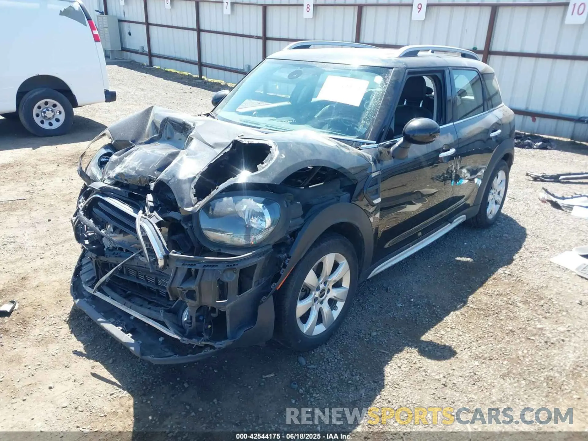 2 Photograph of a damaged car WMZYV5C50K3F57360 MINI COUNTRYMAN 2019