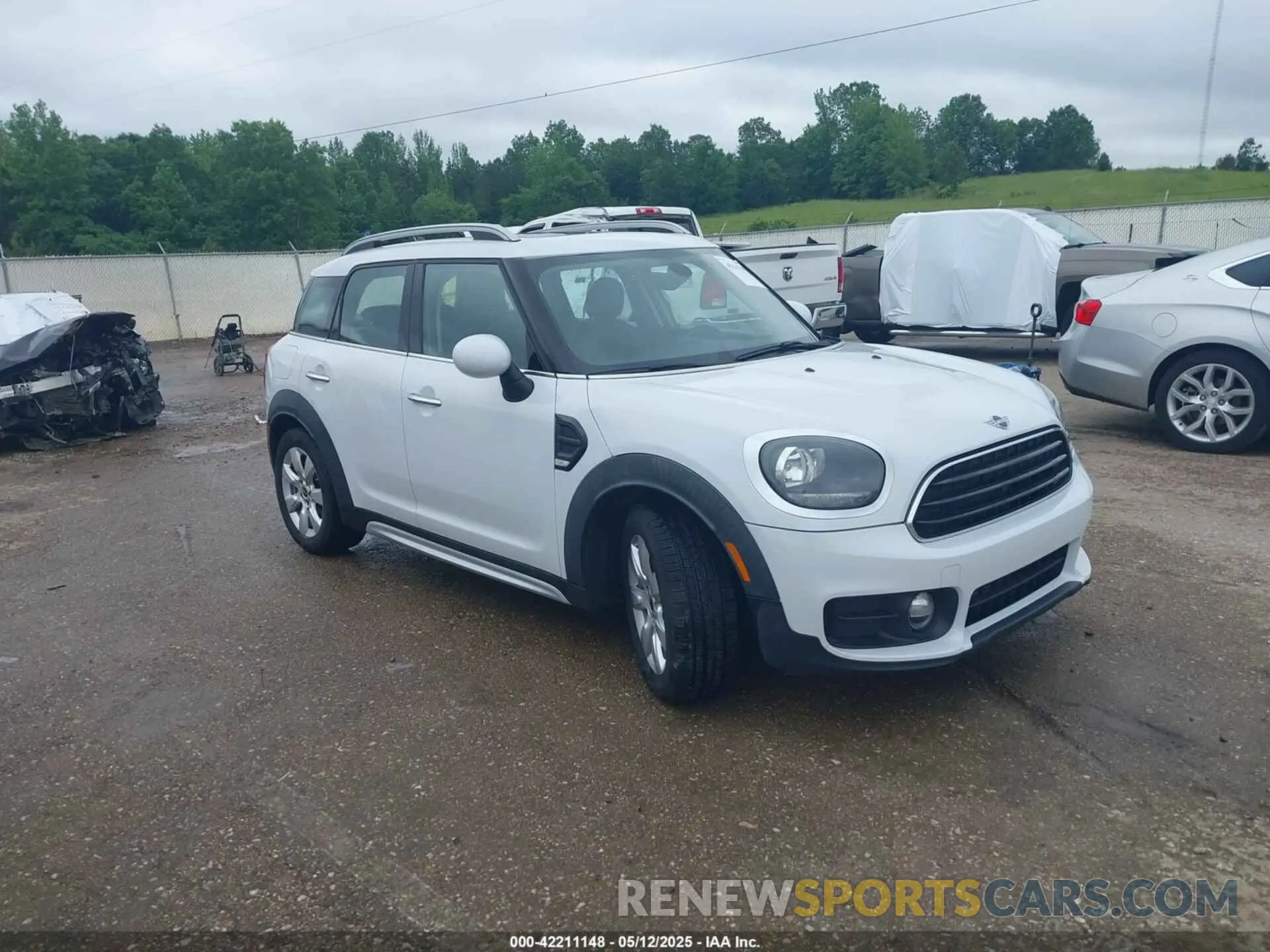 1 Photograph of a damaged car WMZYV5C54K3F57541 MINI COUNTRYMAN 2019
