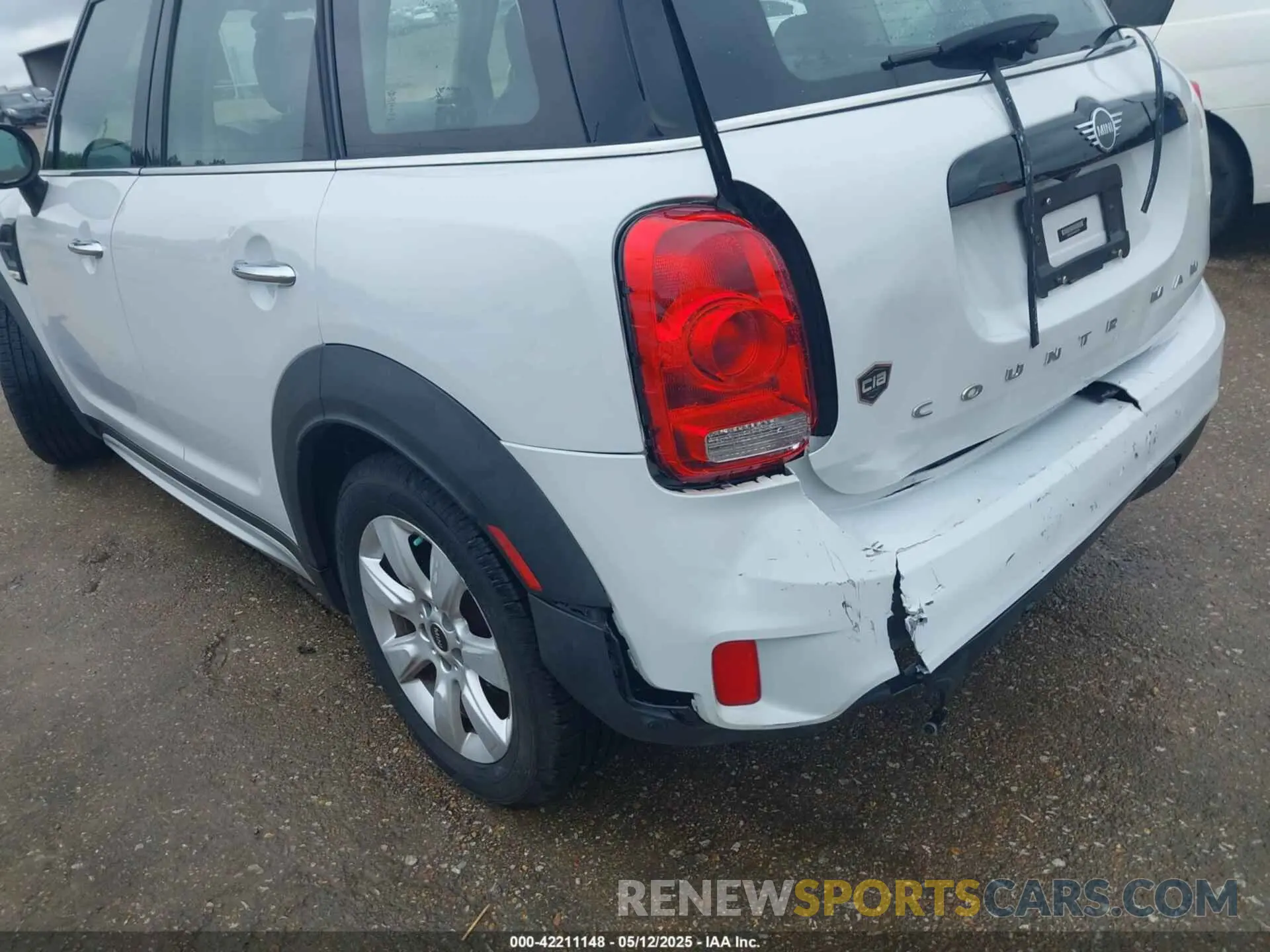 18 Photograph of a damaged car WMZYV5C54K3F57541 MINI COUNTRYMAN 2019