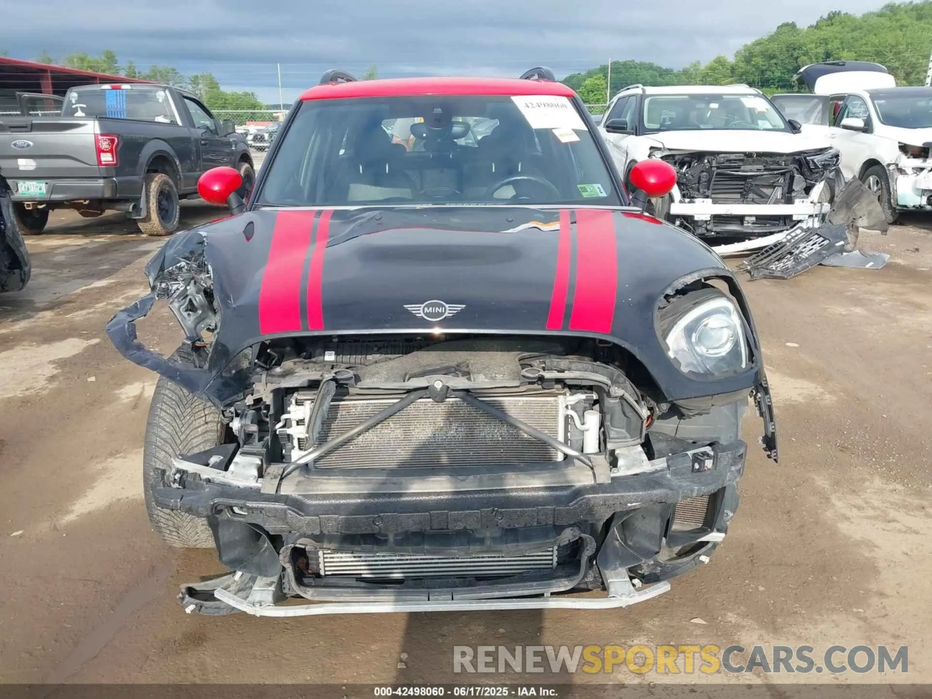 12 Photograph of a damaged car WMZYV9C52K3B92204 MINI COUNTRYMAN 2019
