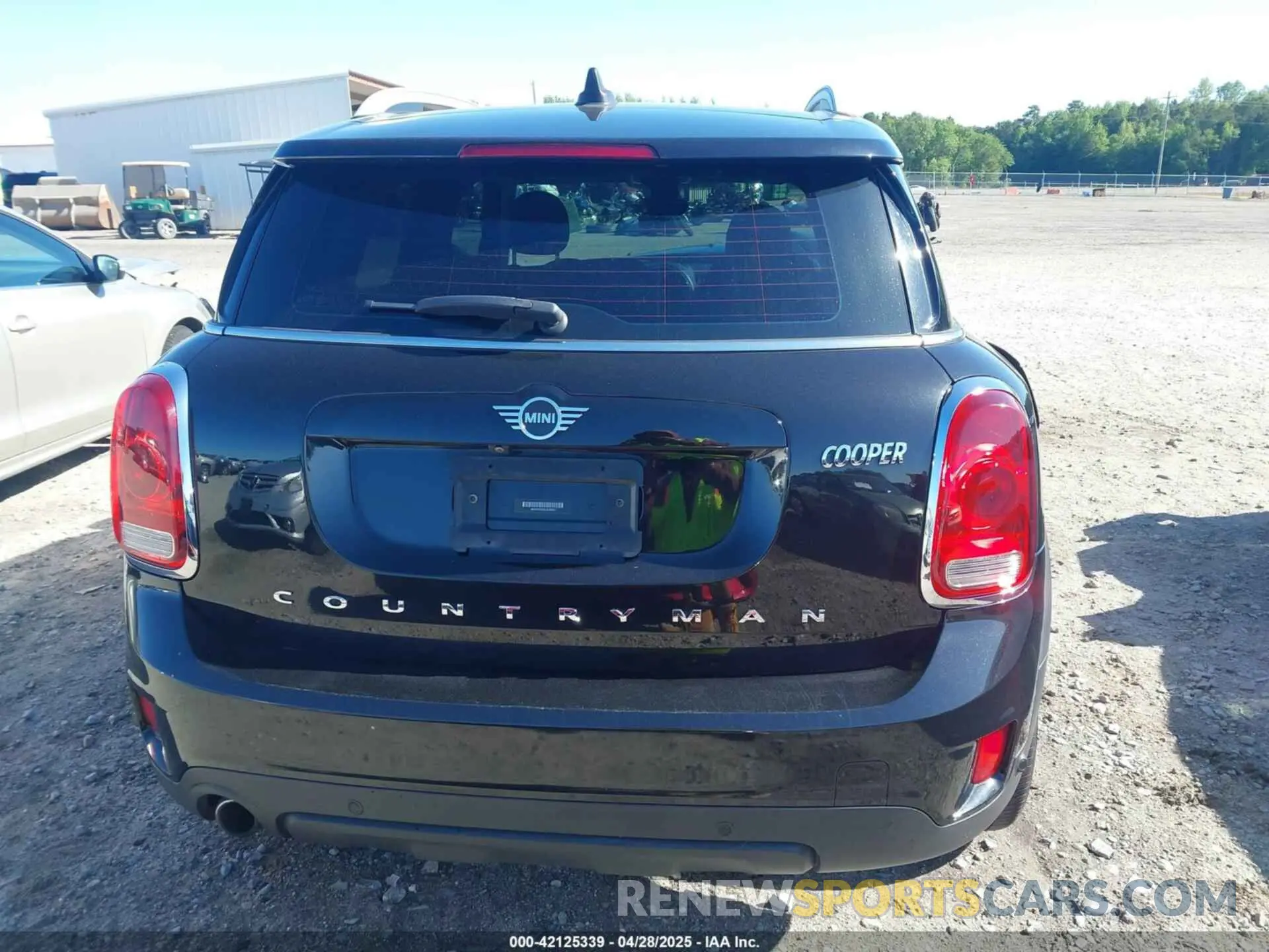 16 Photograph of a damaged car WMZYW3C00L3L28083 MINI COUNTRYMAN 2020