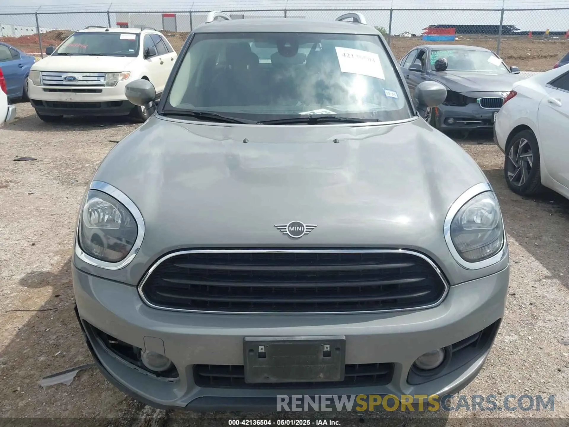 12 Photograph of a damaged car WMZYW3C06L3L02295 MINI COUNTRYMAN 2020
