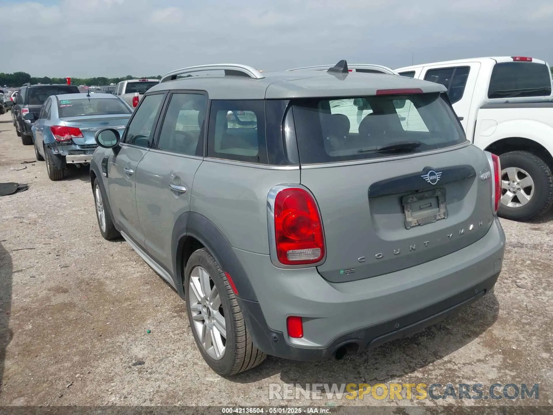3 Photograph of a damaged car WMZYW3C06L3L02295 MINI COUNTRYMAN 2020