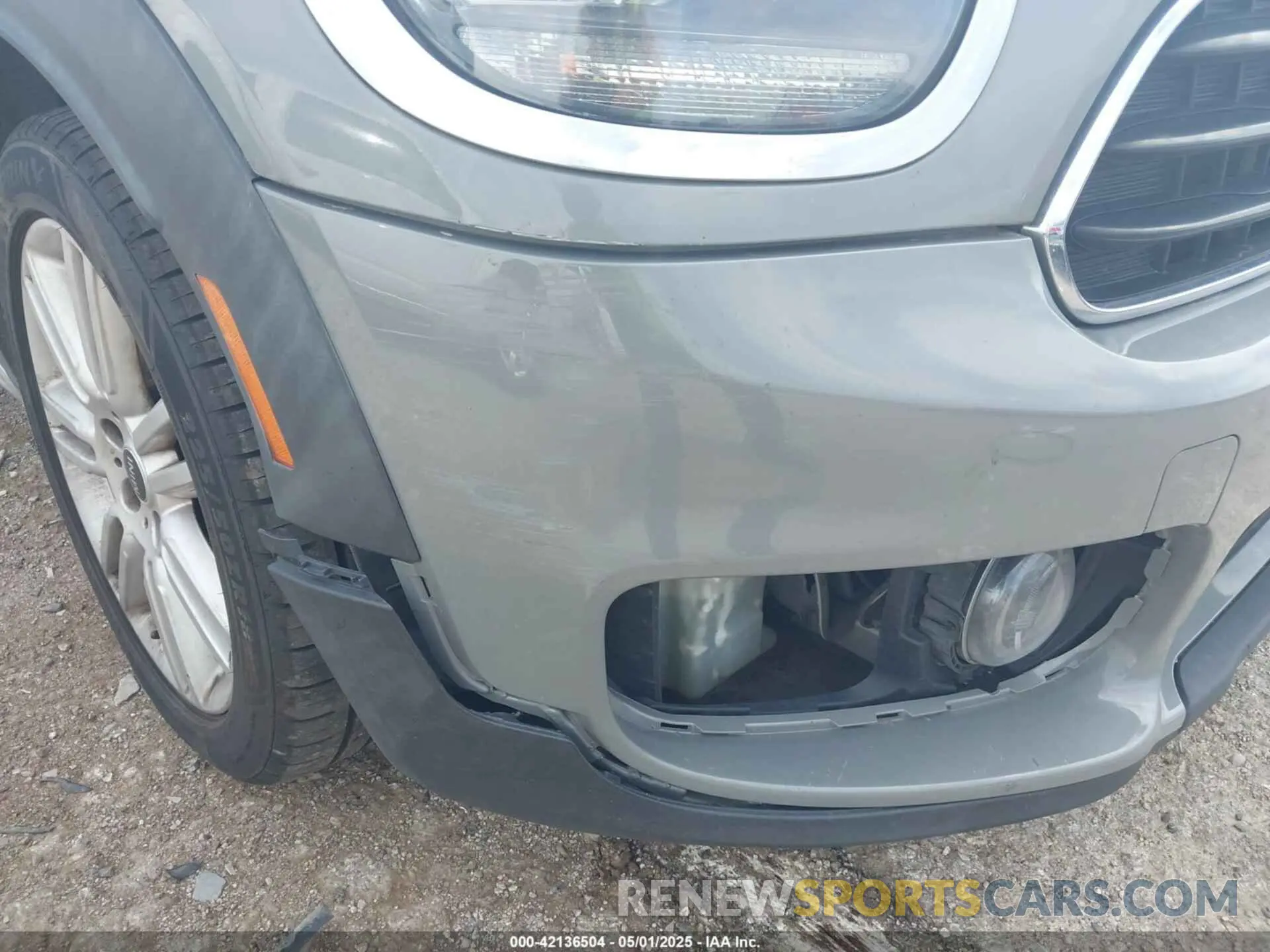 6 Photograph of a damaged car WMZYW3C06L3L02295 MINI COUNTRYMAN 2020