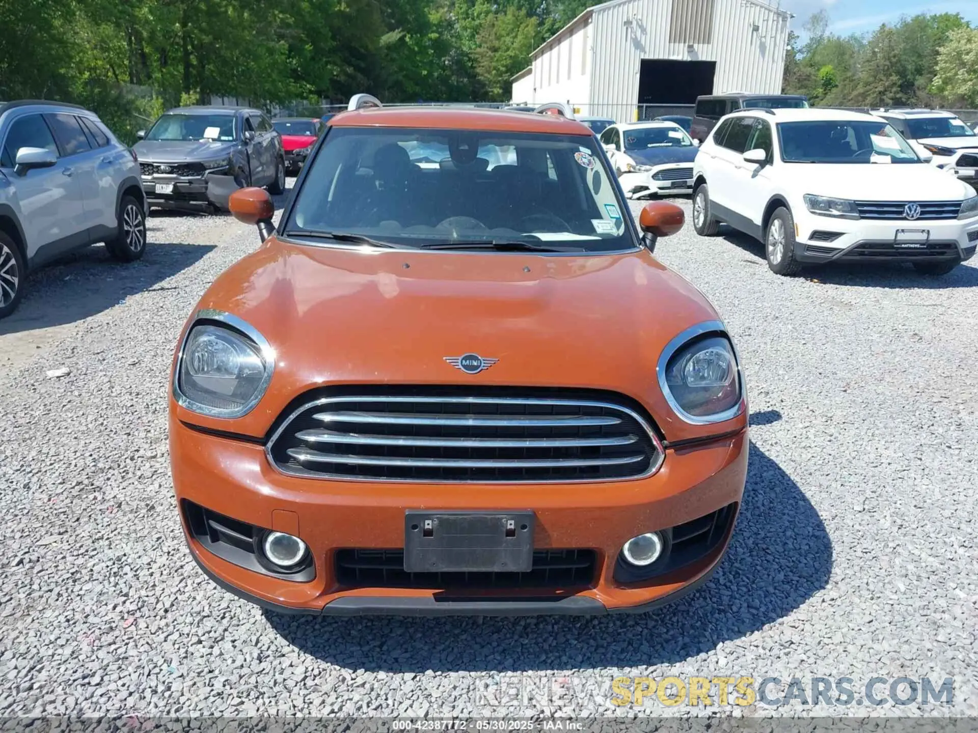 12 Photograph of a damaged car WMZYW3C08L3L09913 MINI COUNTRYMAN 2020