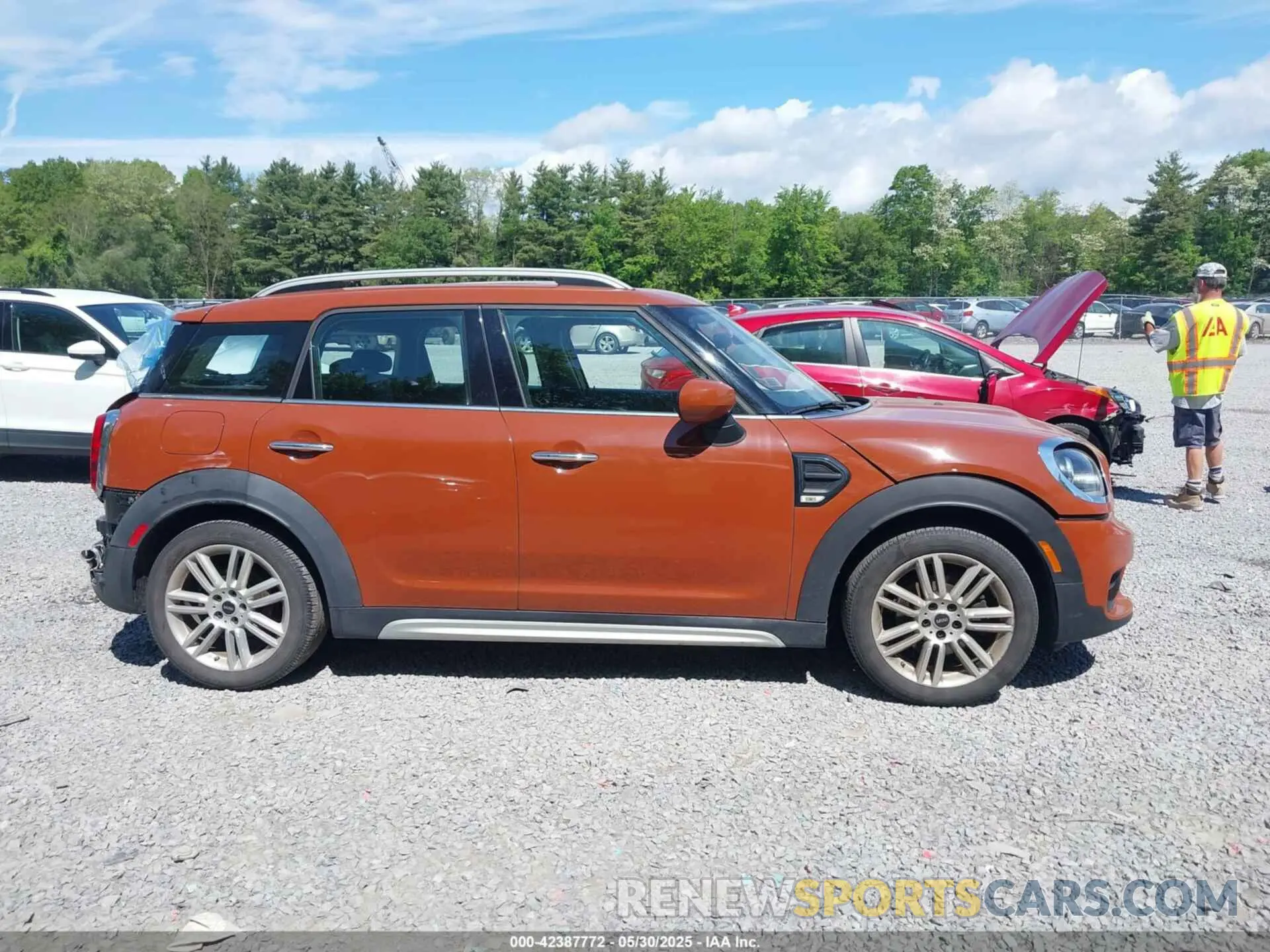 13 Photograph of a damaged car WMZYW3C08L3L09913 MINI COUNTRYMAN 2020