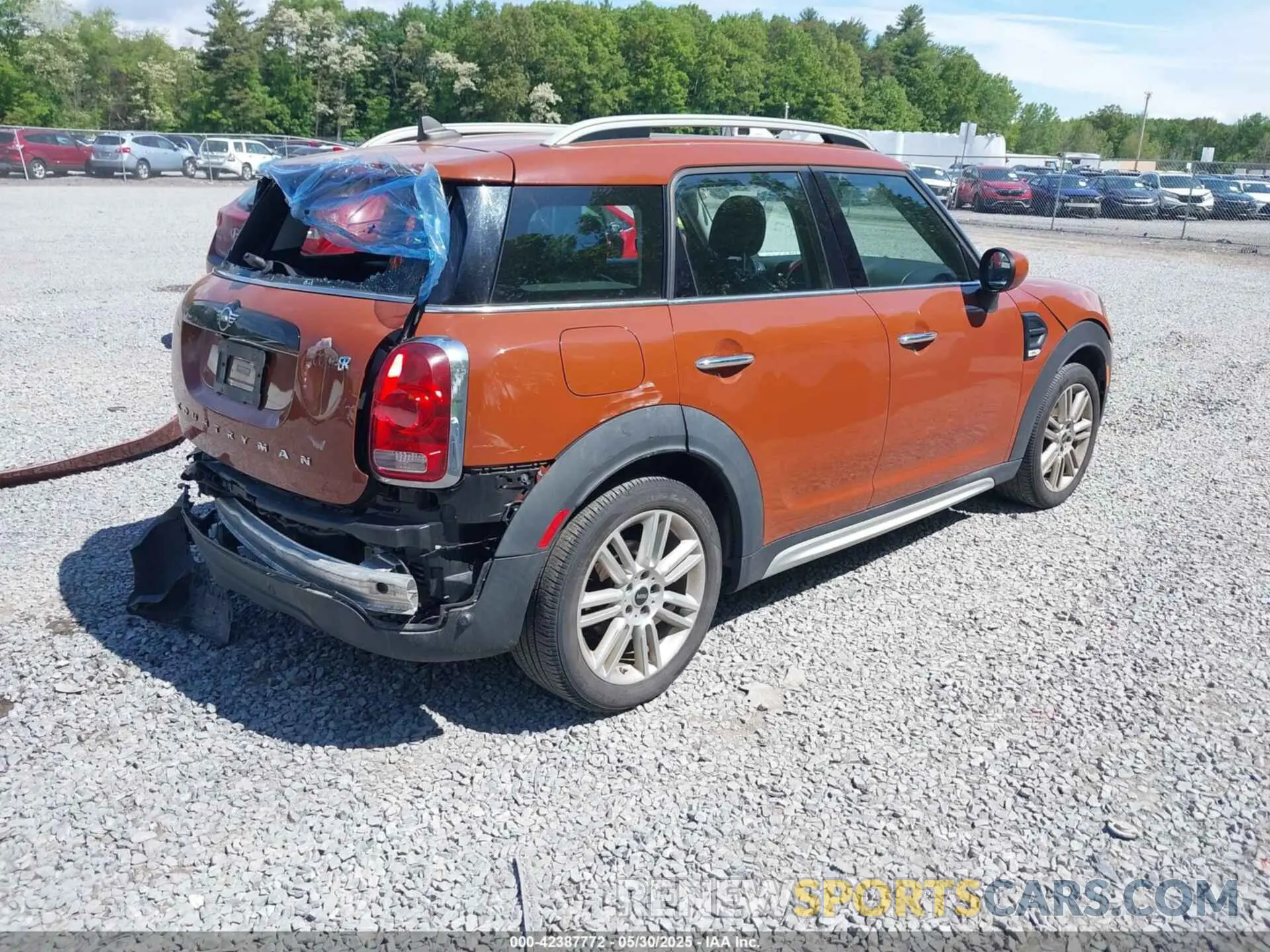4 Photograph of a damaged car WMZYW3C08L3L09913 MINI COUNTRYMAN 2020
