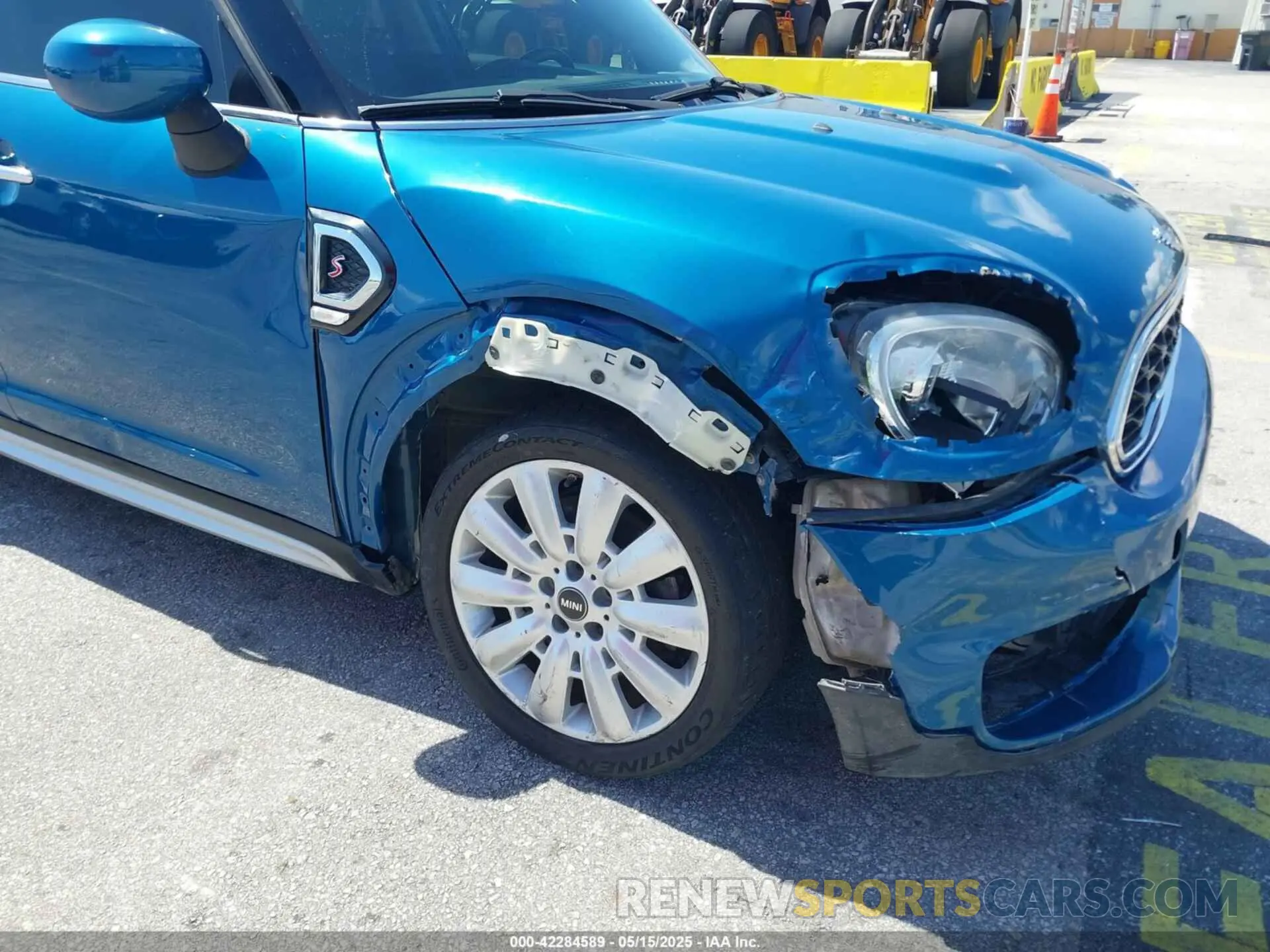 6 Photograph of a damaged car WMZYW7C05L3L62737 MINI COUNTRYMAN 2020