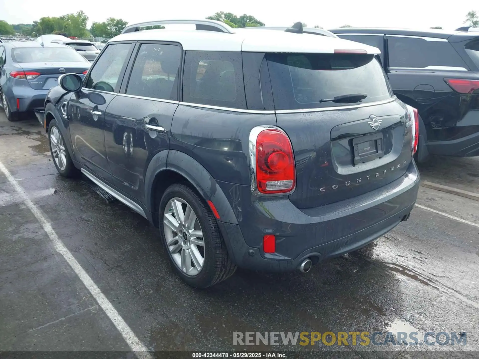 3 Photograph of a damaged car WMZYW7C0XL3L85463 MINI COUNTRYMAN 2020