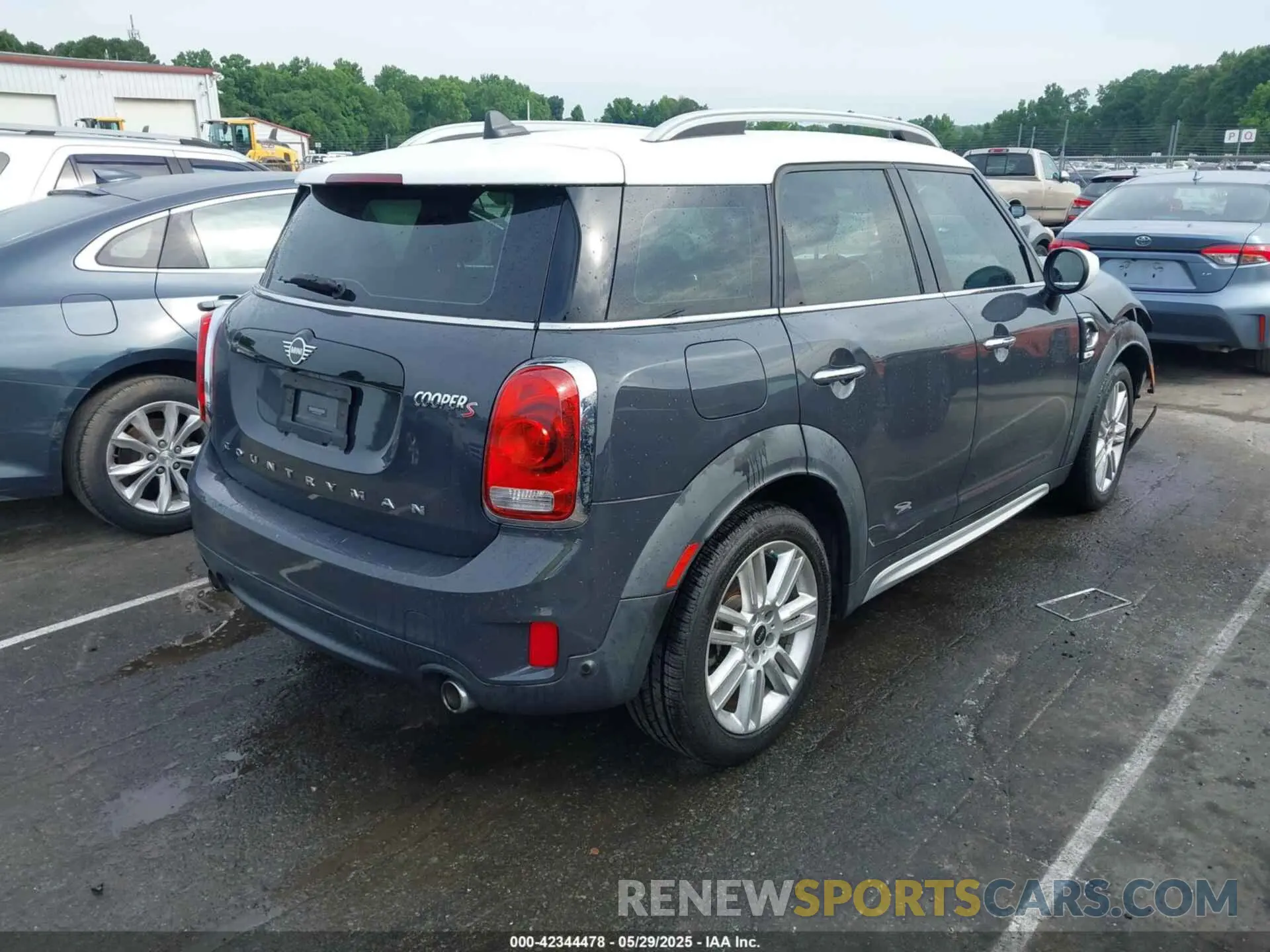 4 Photograph of a damaged car WMZYW7C0XL3L85463 MINI COUNTRYMAN 2020