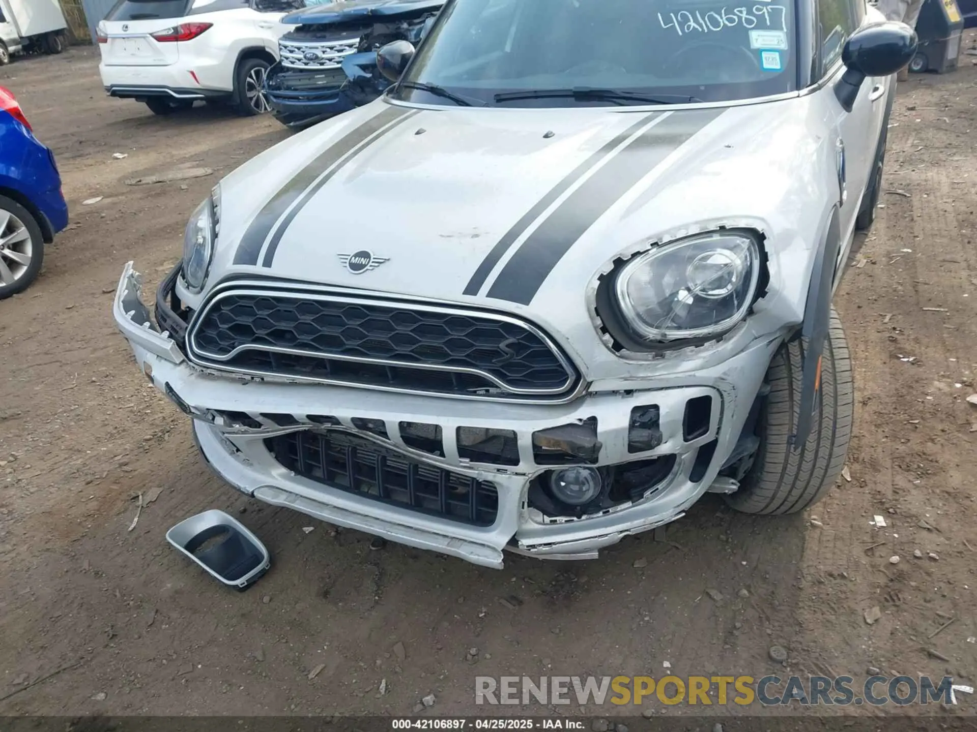 6 Photograph of a damaged car WMZYX1C00L3L55740 MINI COUNTRYMAN 2020