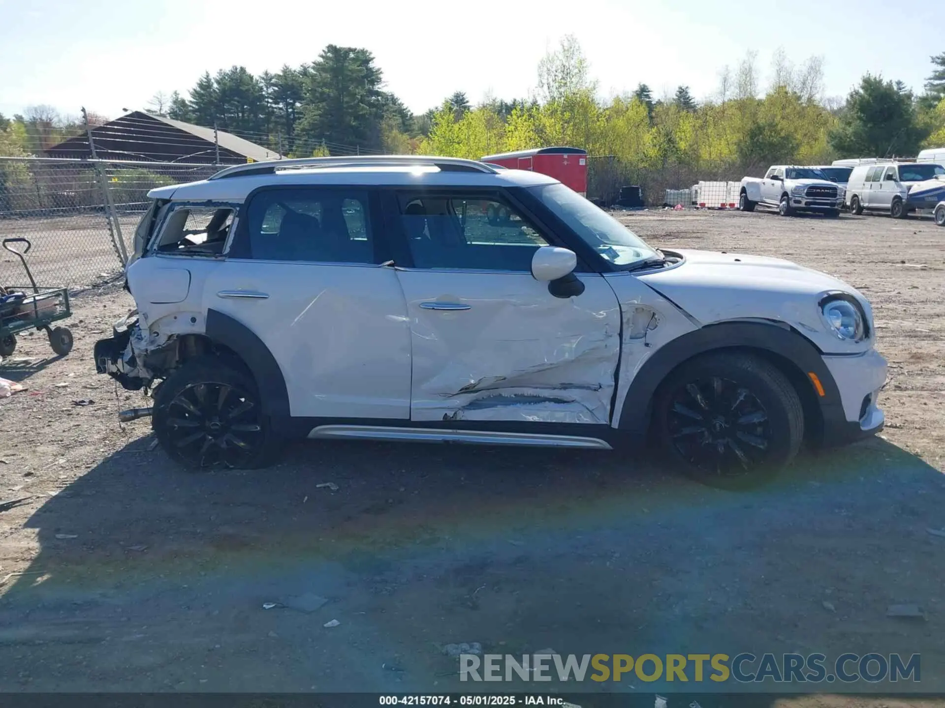 13 Photograph of a damaged car WMZYX1C01L3L66231 MINI COUNTRYMAN 2020