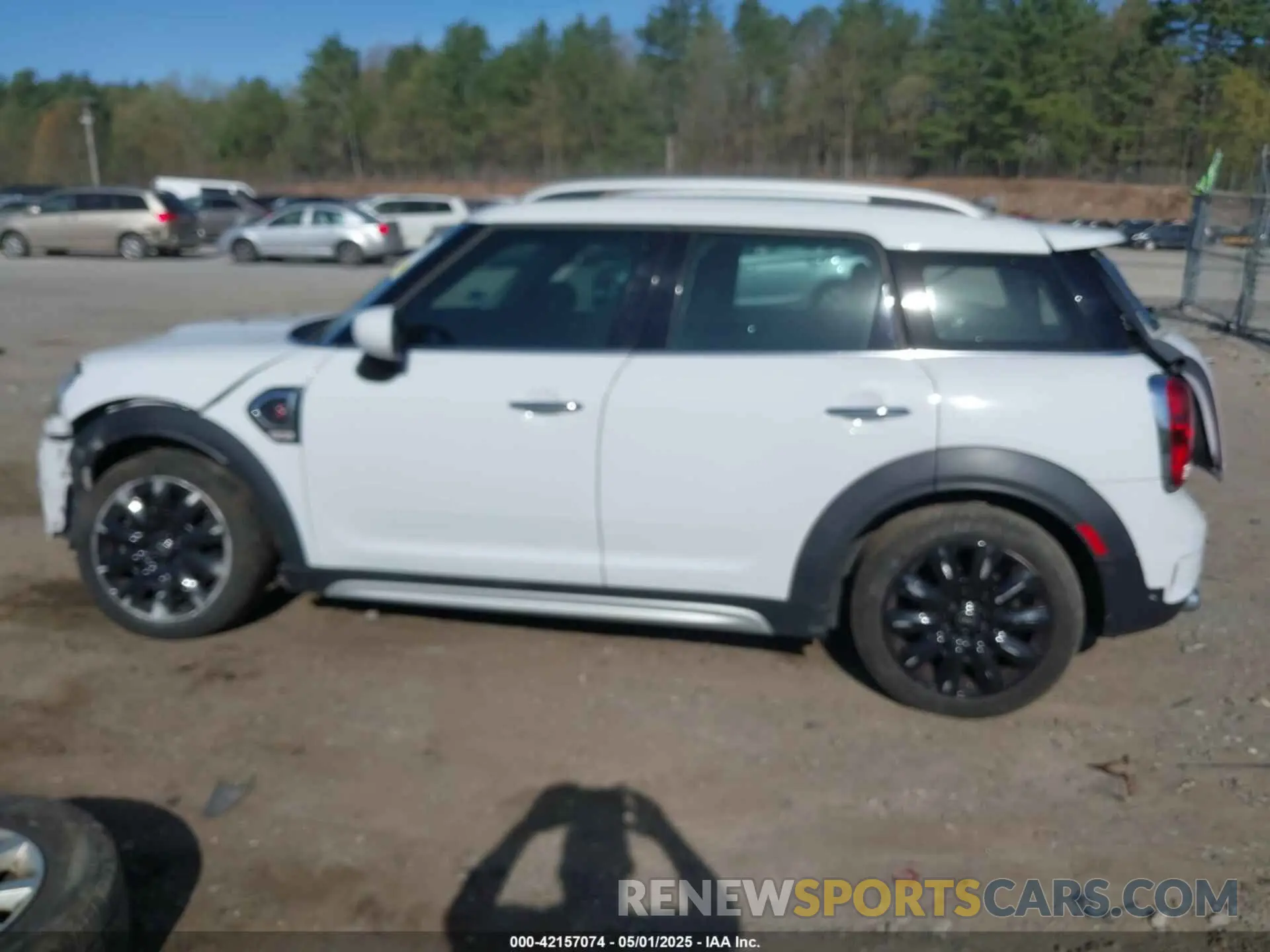 14 Photograph of a damaged car WMZYX1C01L3L66231 MINI COUNTRYMAN 2020