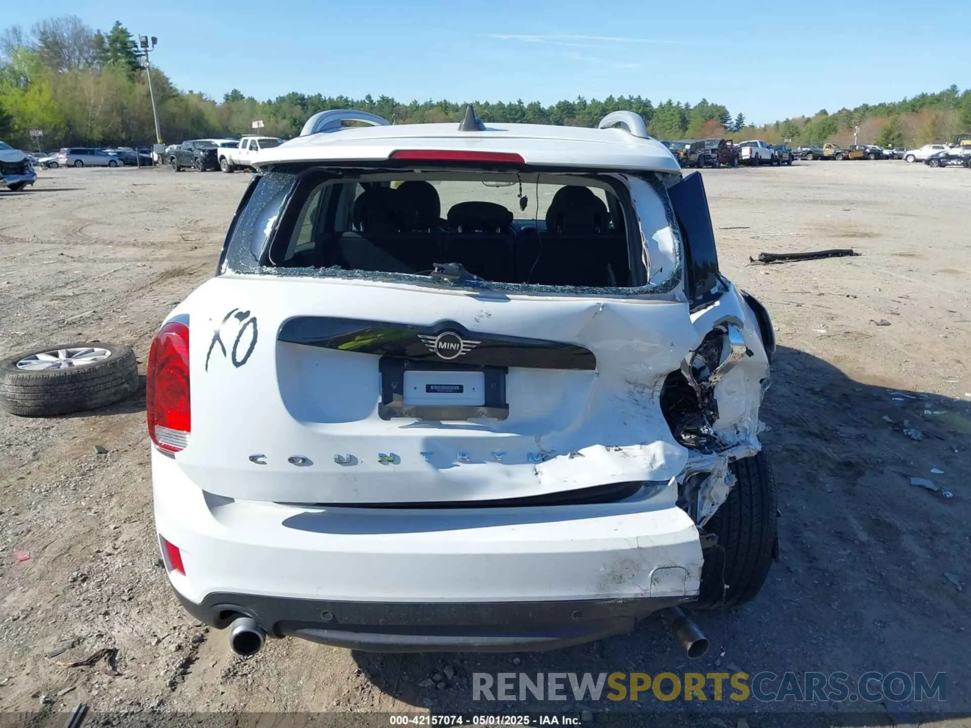 16 Photograph of a damaged car WMZYX1C01L3L66231 MINI COUNTRYMAN 2020