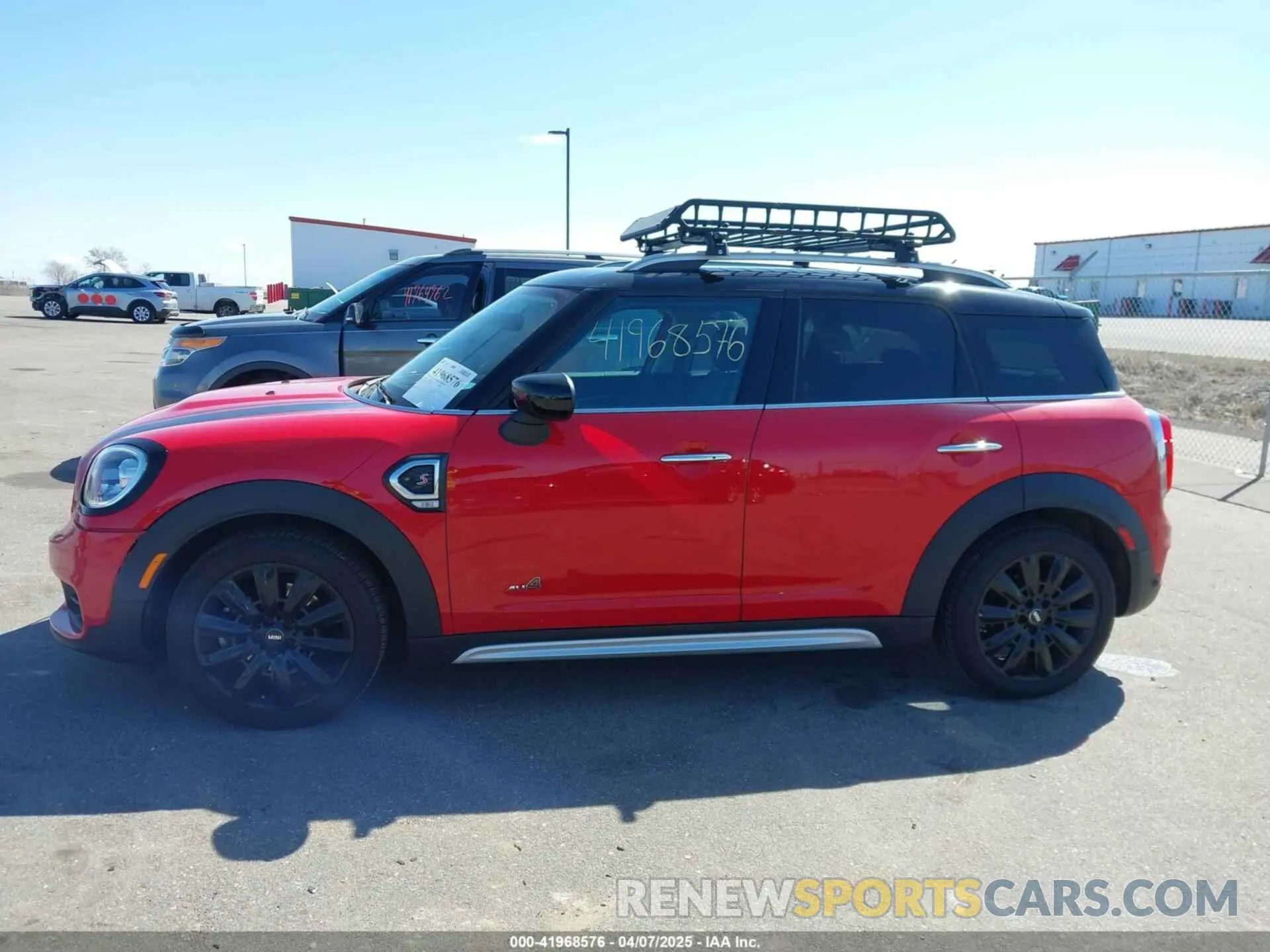 15 Photograph of a damaged car WMZYX1C05L3L25438 MINI COUNTRYMAN 2020