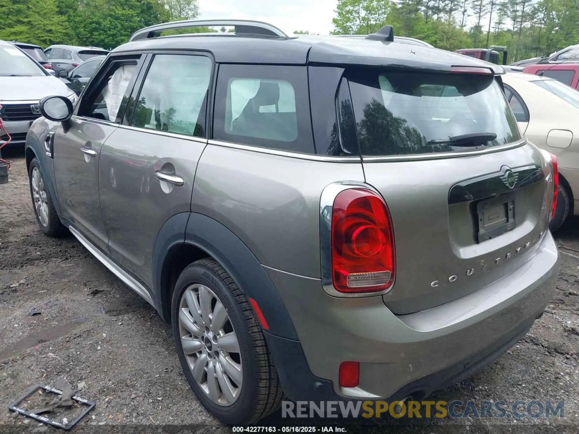 3 Photograph of a damaged car WMZYX1C06L3L47965 MINI COUNTRYMAN 2020