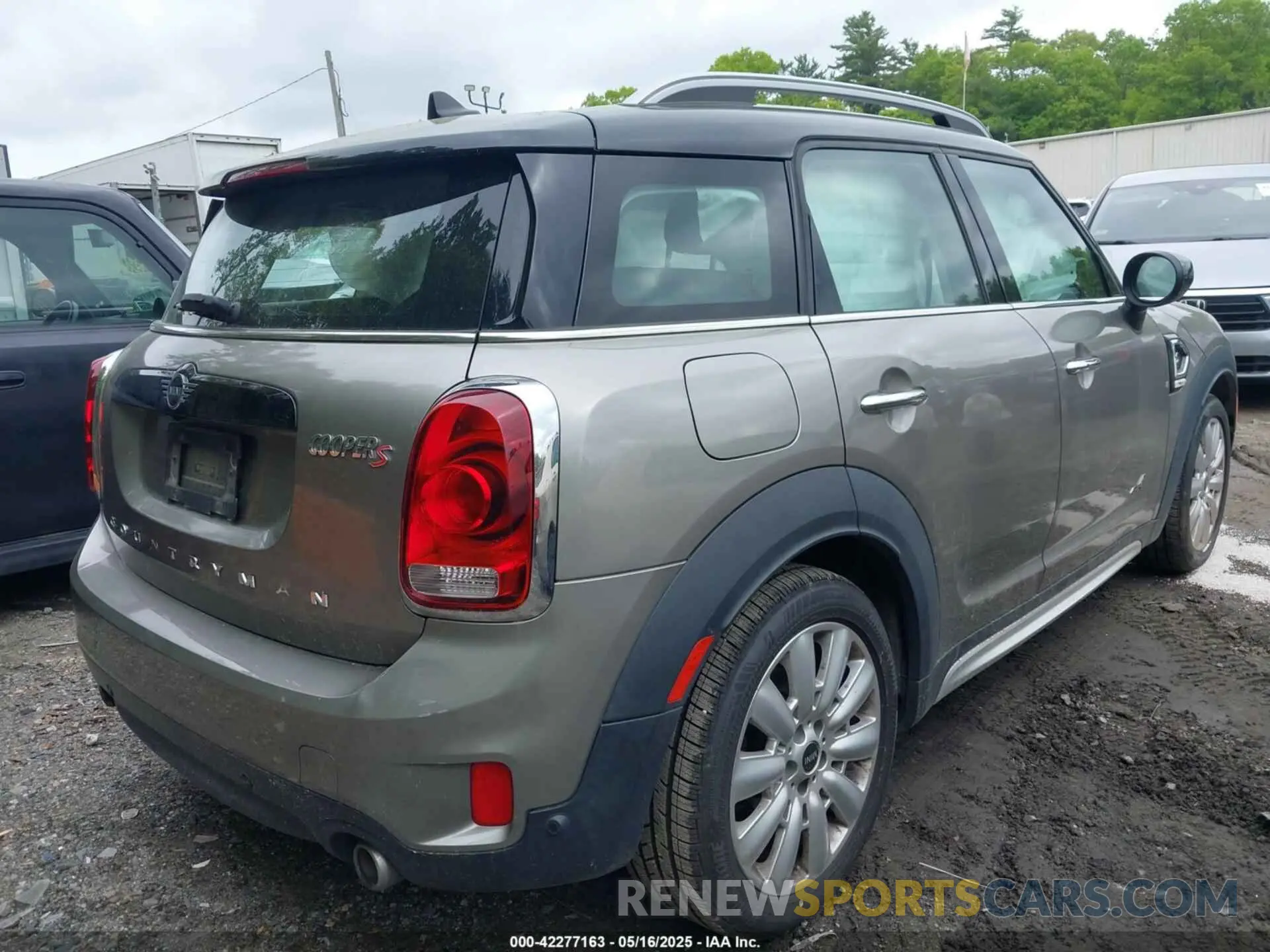 4 Photograph of a damaged car WMZYX1C06L3L47965 MINI COUNTRYMAN 2020