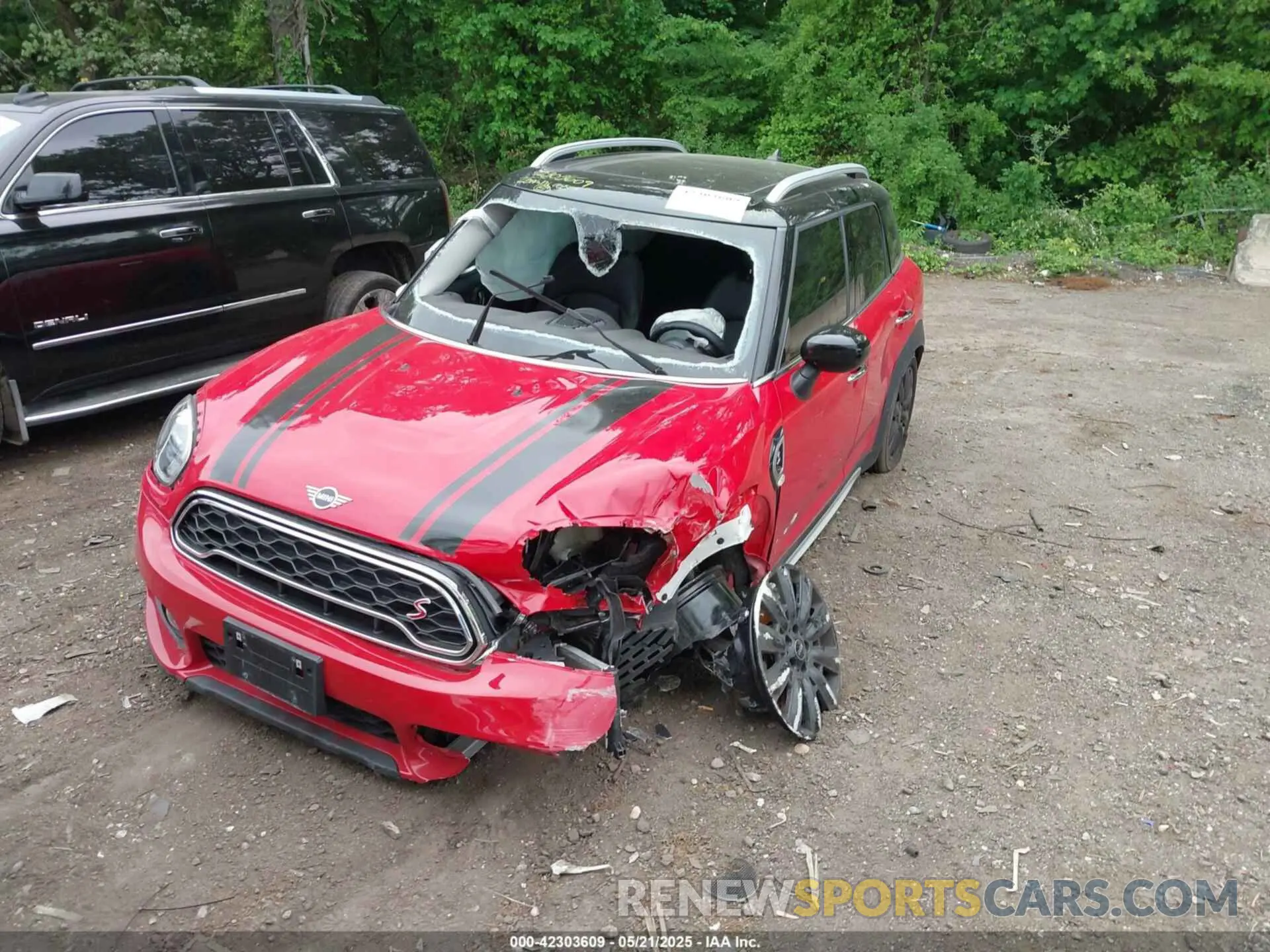 2 Photograph of a damaged car WMZYX1C09L3L58197 MINI COUNTRYMAN 2020